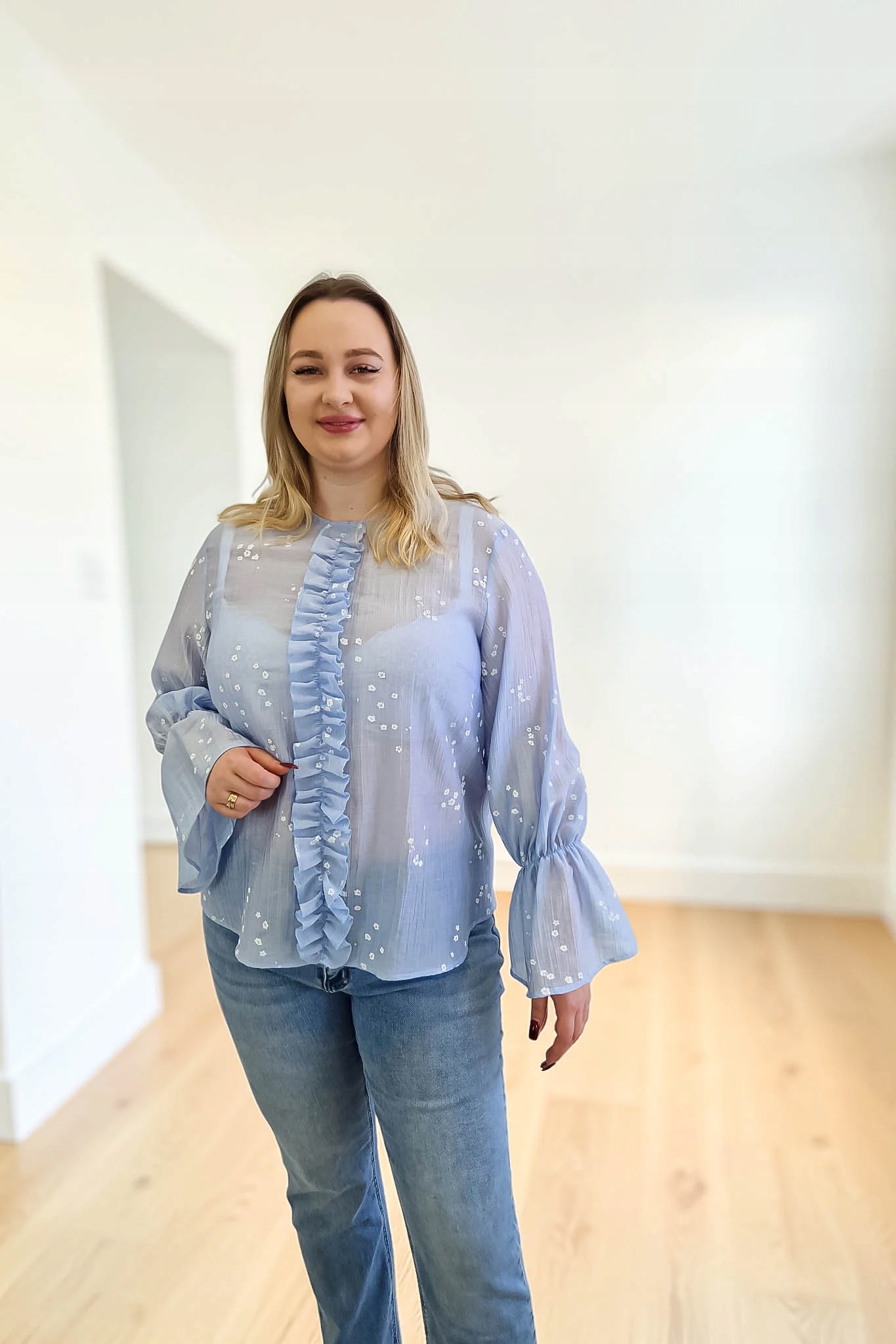 Elegantní dámská halenka s květinkami, modrá, velikost 40