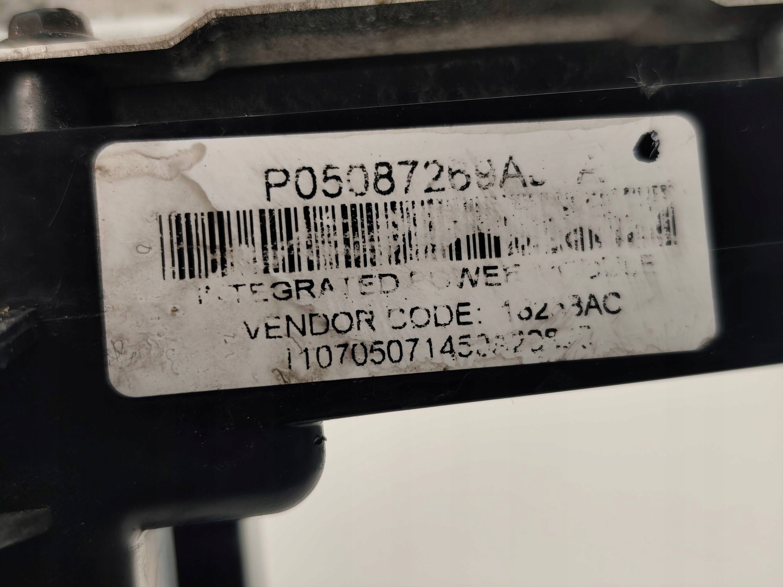 блок предохранителей модуль управления CHRYSLER 300 - 300C P05087269AJ