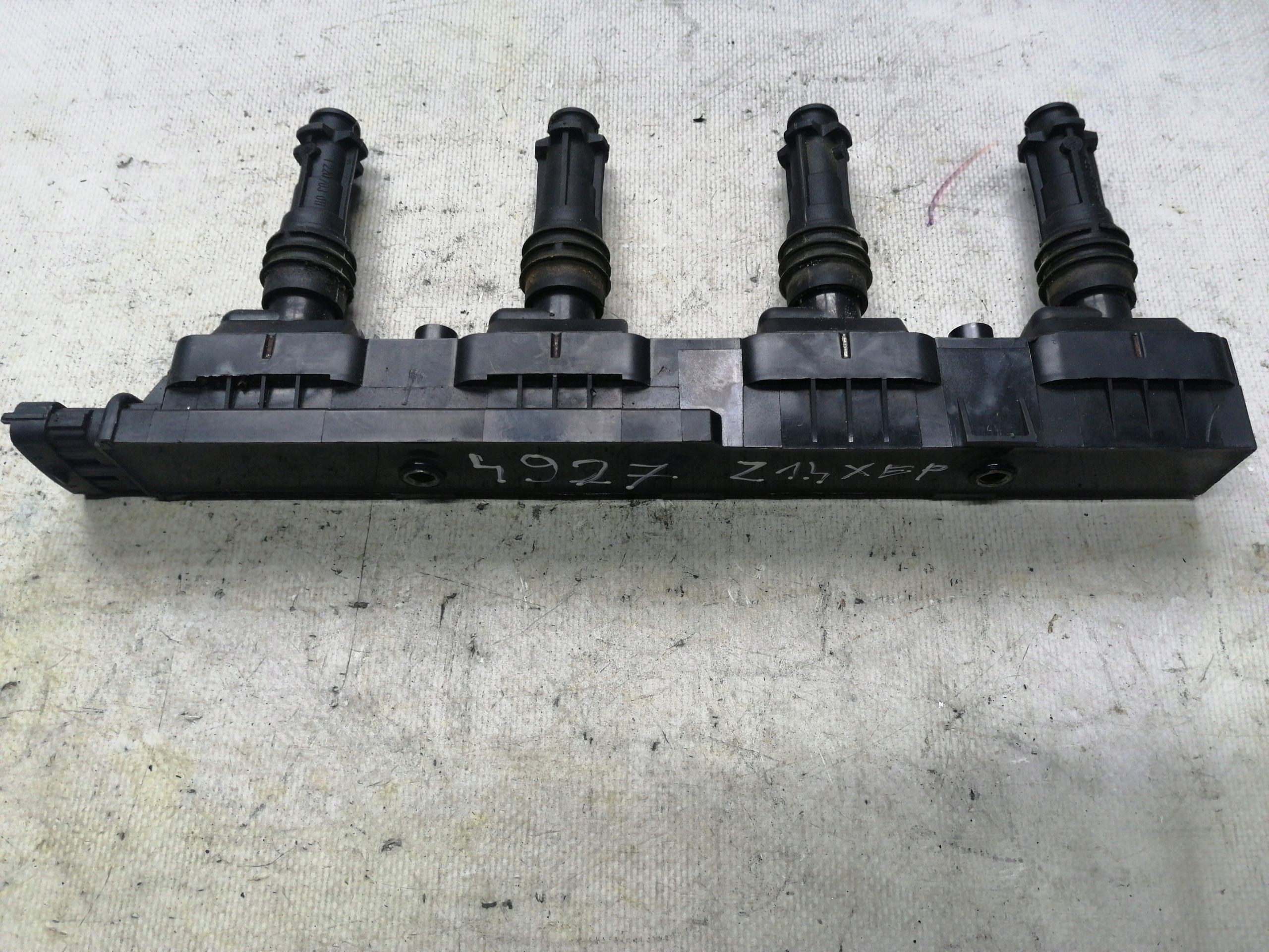 4927 КОТУШКА ЗАПАЛЮВАННЯ 1.4 B OPEL CORSA D 0221503472