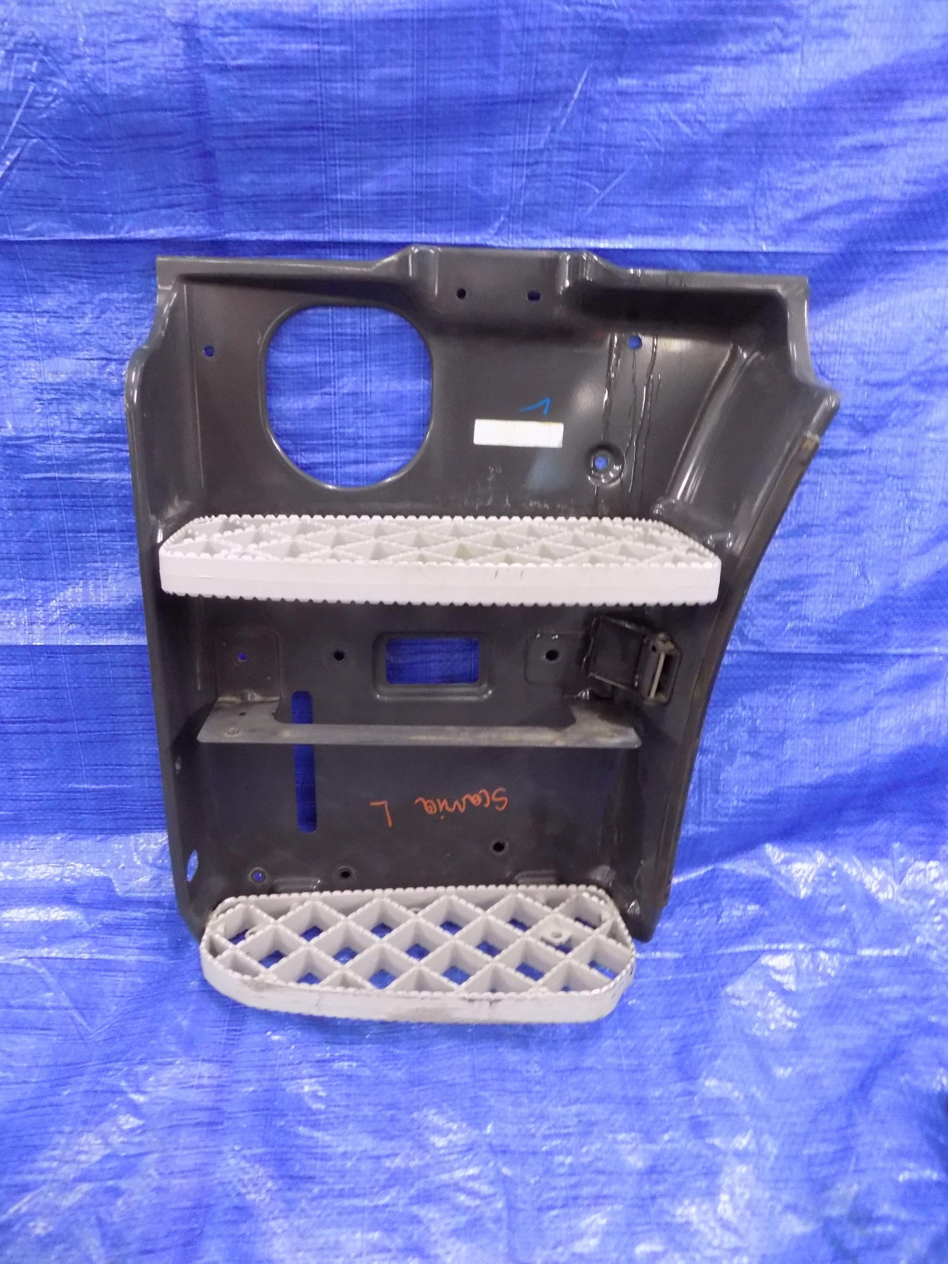 Ступінь ступені ліва SCANIA P380 11R E5