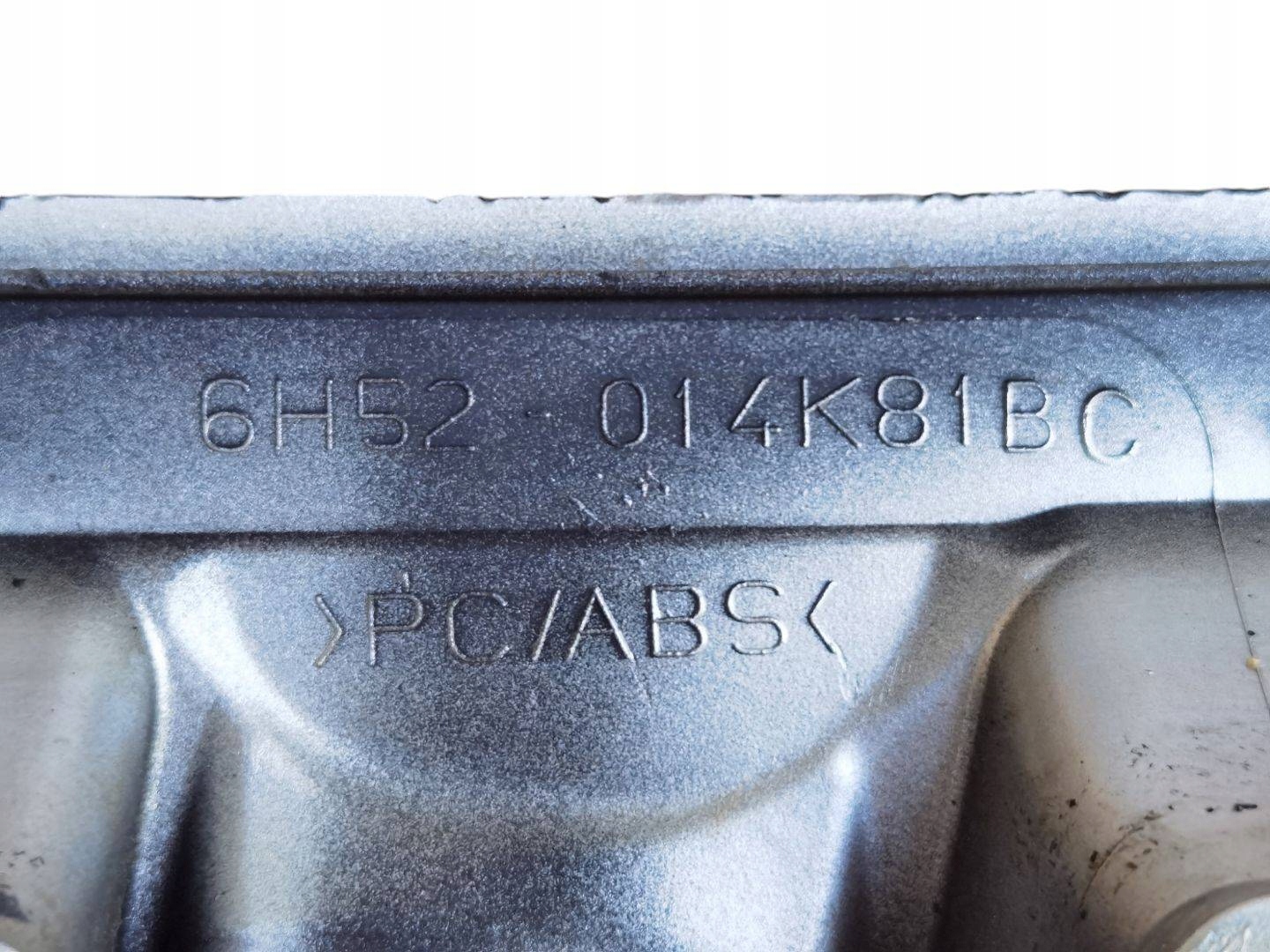 lišta blatníku předek levá strana Land Rover Freelander 2 L359 2008