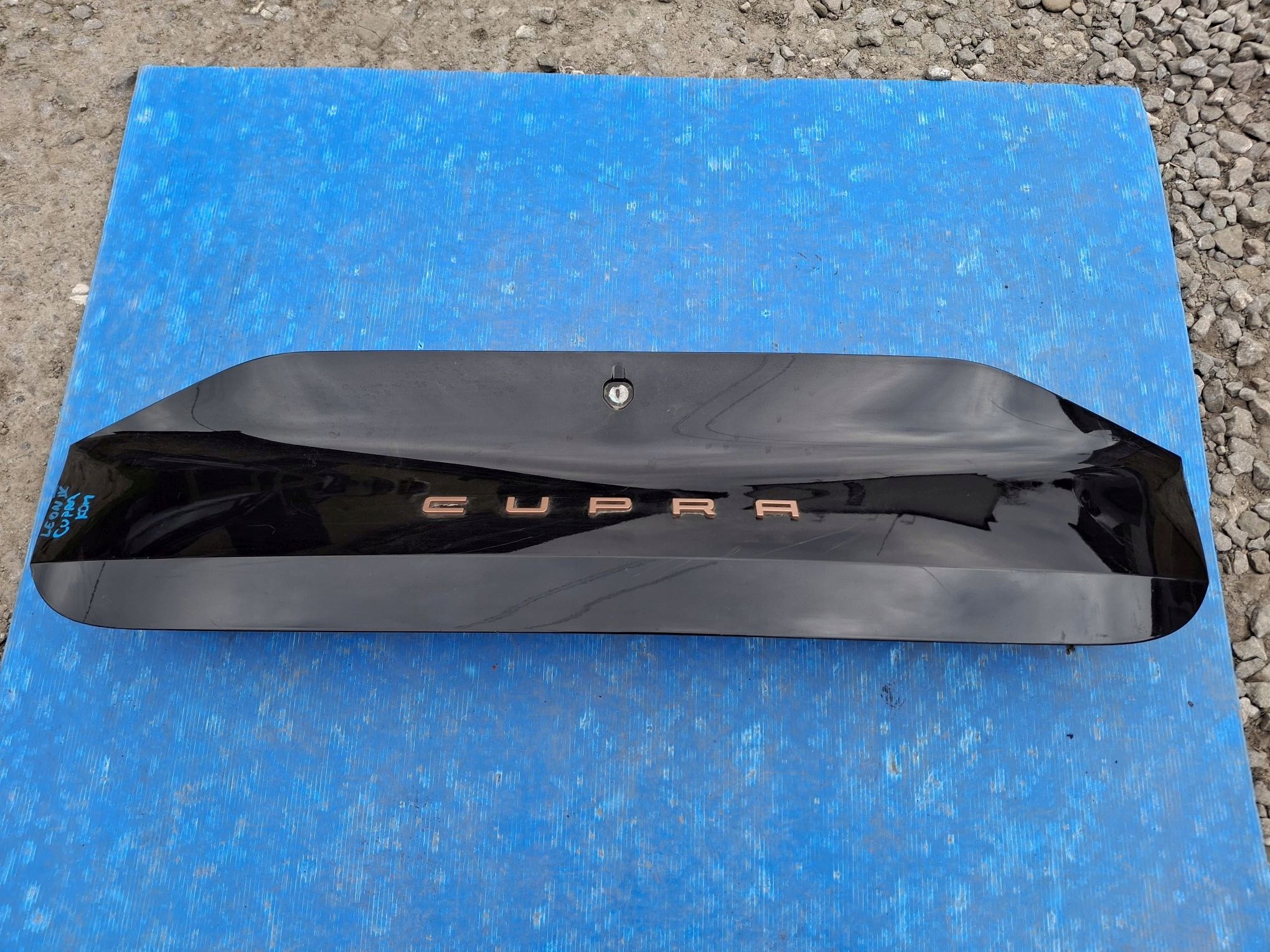 couverture du capot CUPRA LEON LIFT KOMBI 2024R->