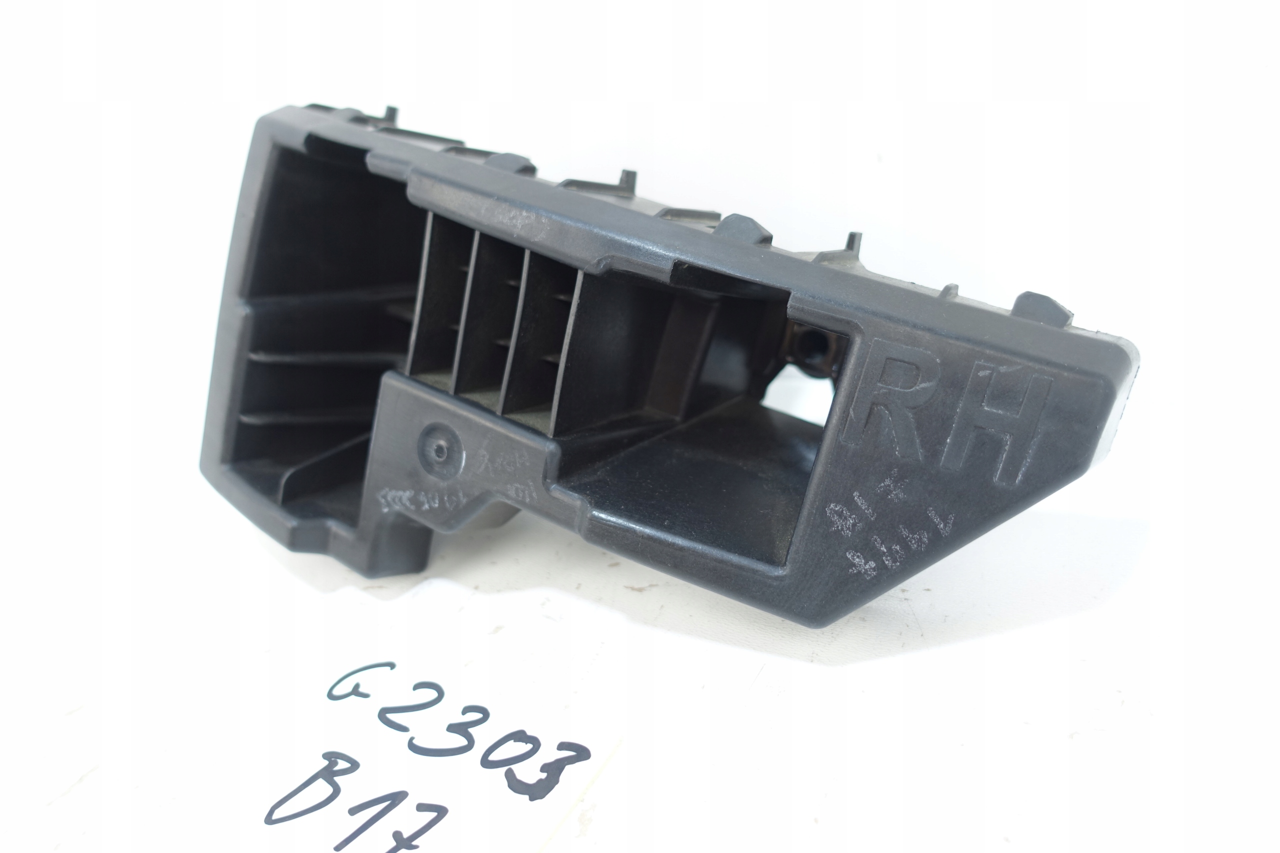HYUNDAI KONA II EV 2023- Support Support plaque Pare choc Droite Arrière 86654-HF000
