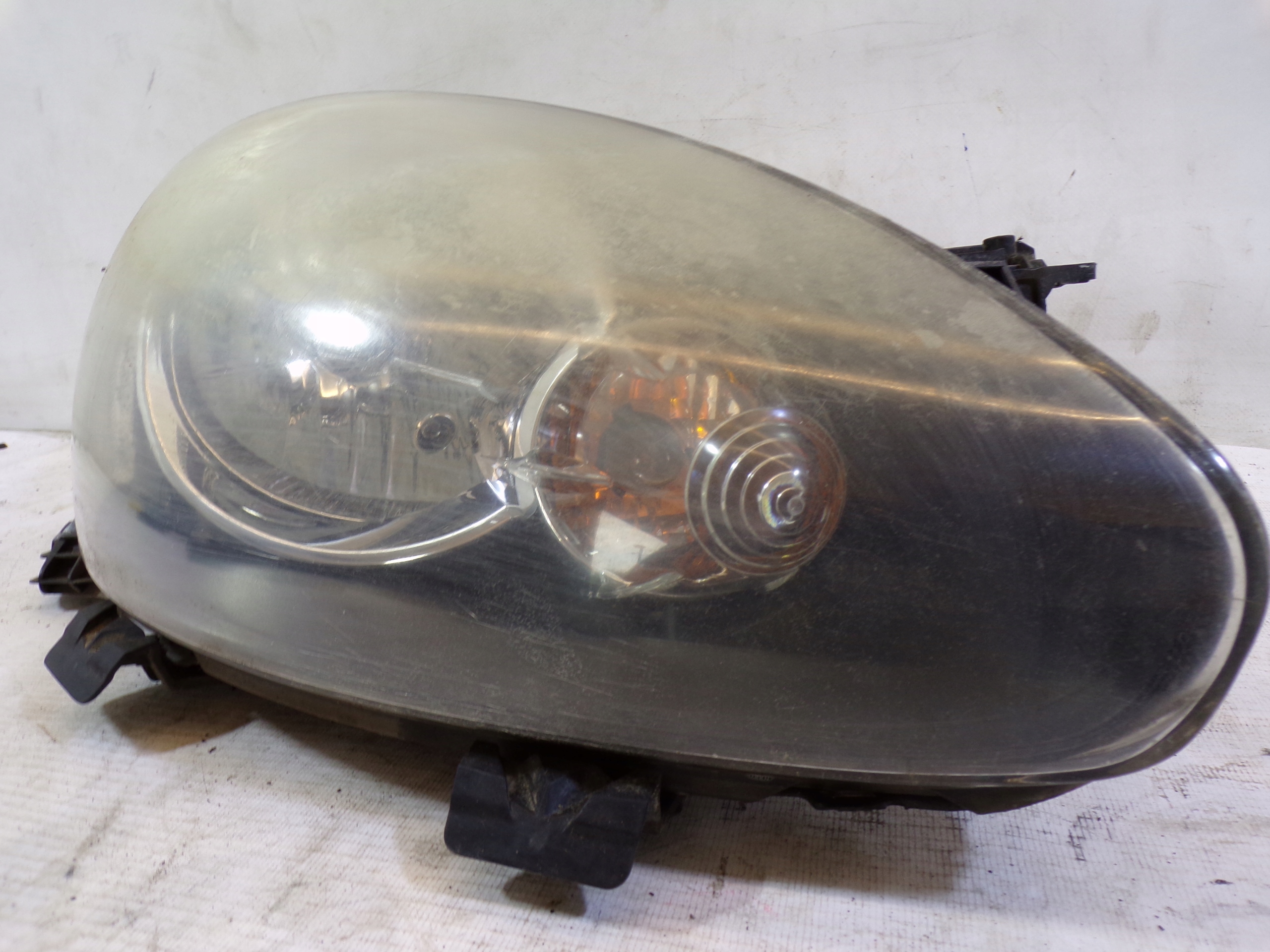 light front front right TOYOTA AYGO 1 and (2) (K1)