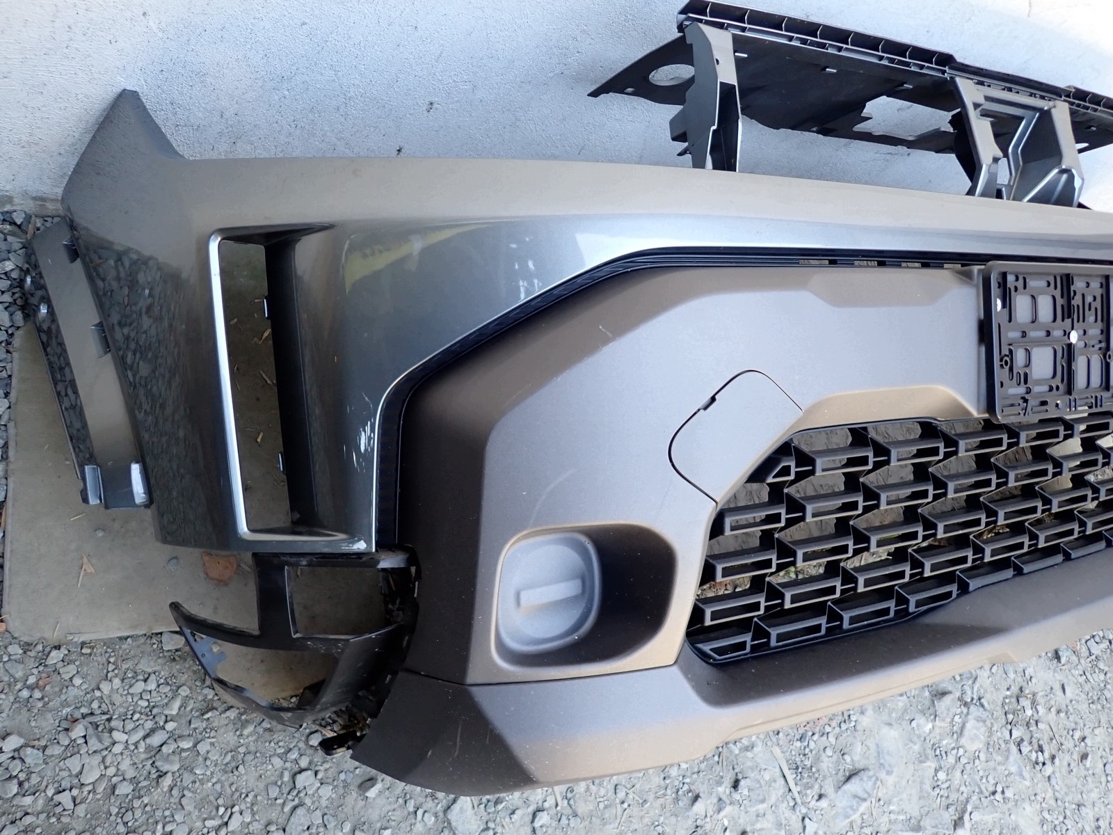 nárazník předek přední DACIA DUSTER 3 III PYM PYN 2023- 620221816R