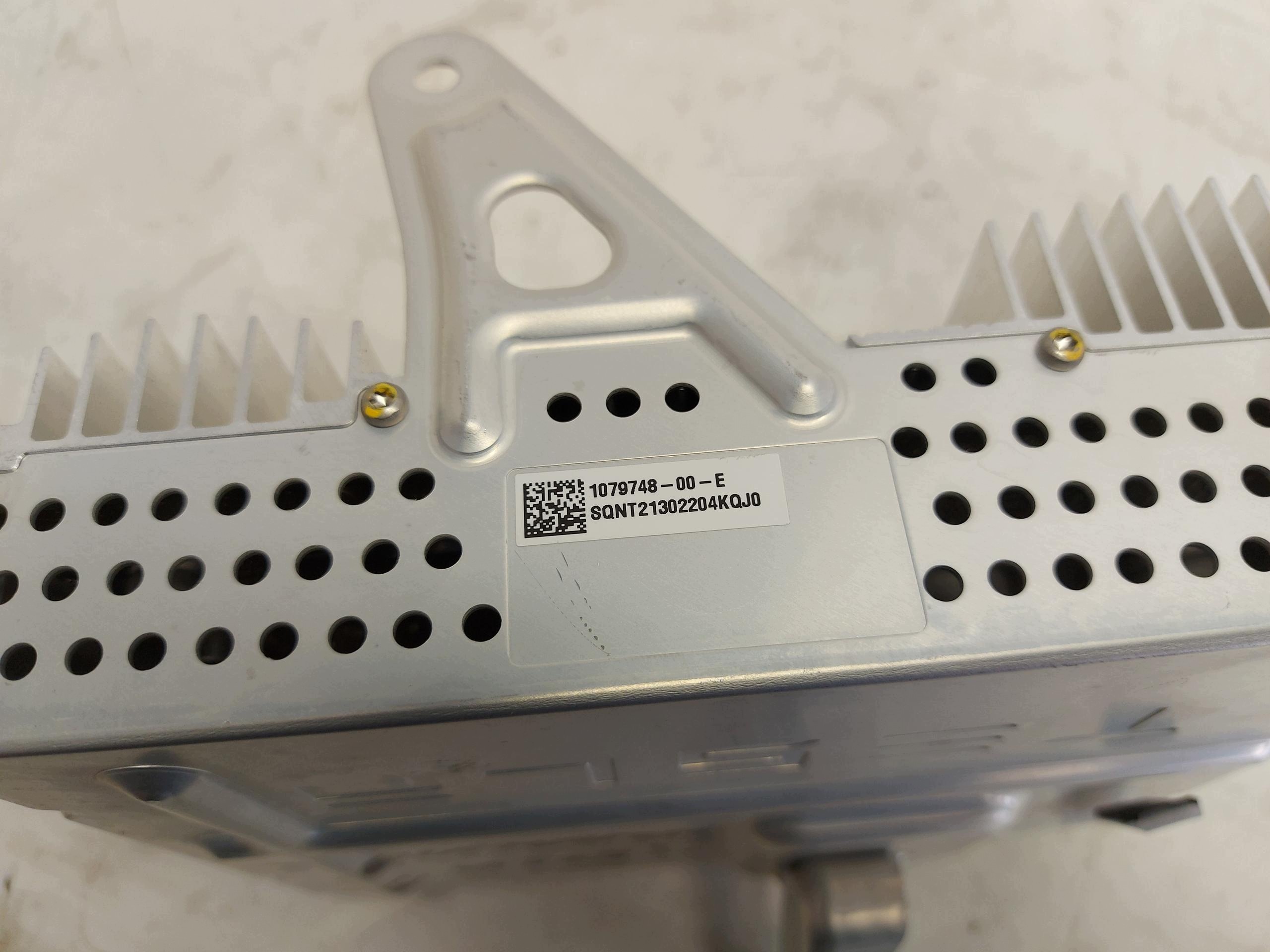 TESLA MODEL 3 2022r amplifier Audio 1079748-00-E
