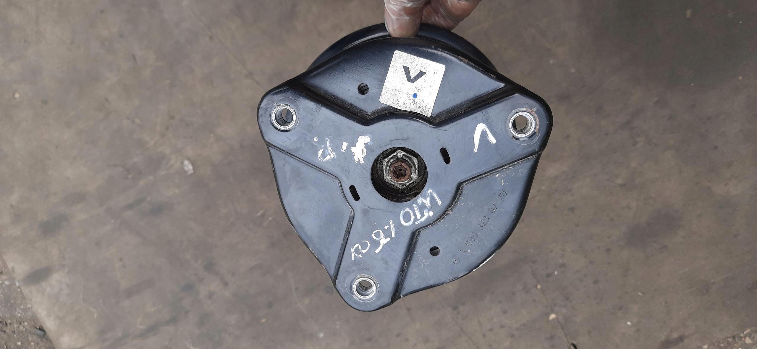 амортизатор передний правый MERCEDES W447 VITO A4473205338