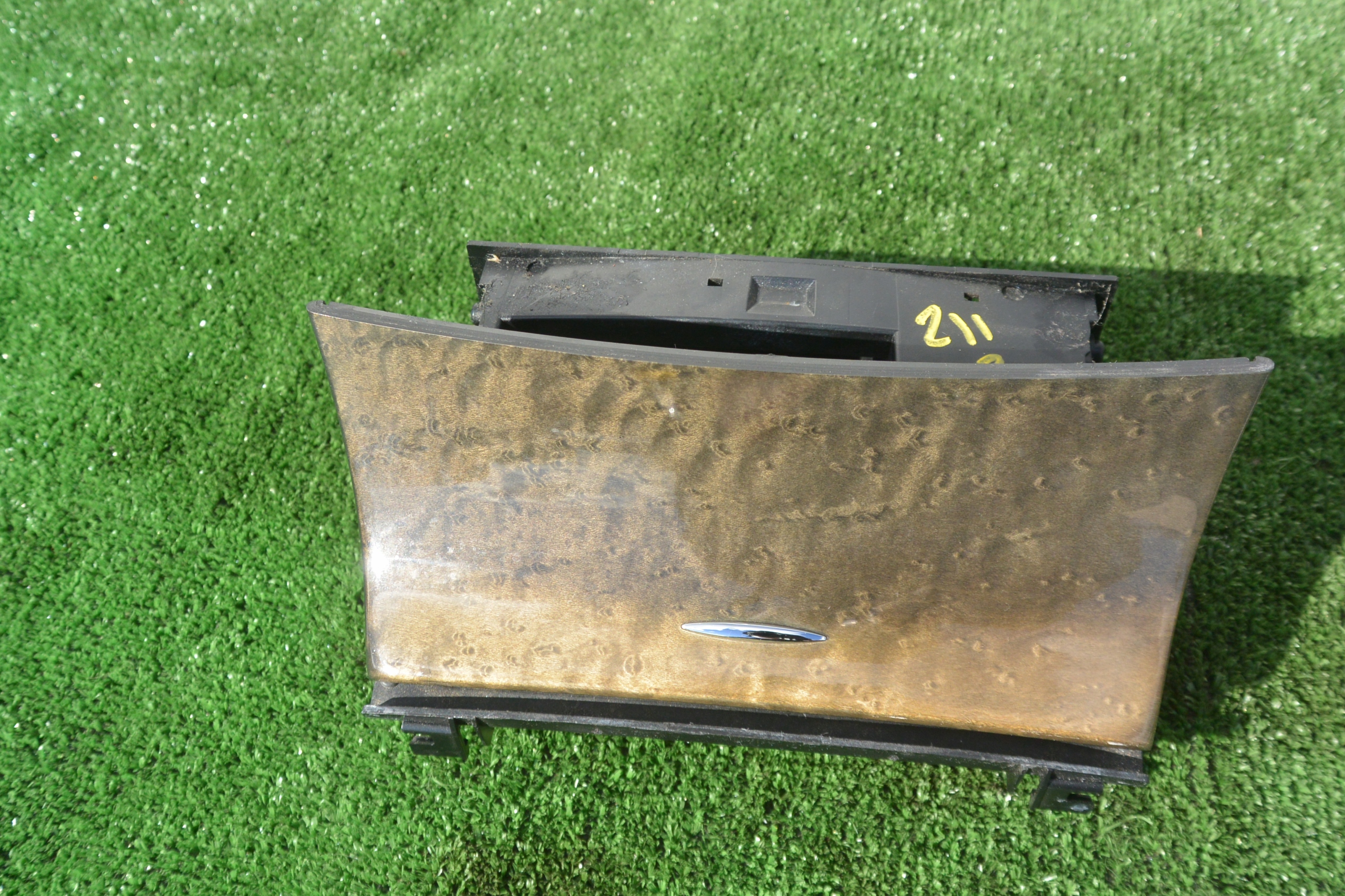 Aschenbecher Handschuhfach Holz mitte MERCEDES-BENZ W211 E-KLASA