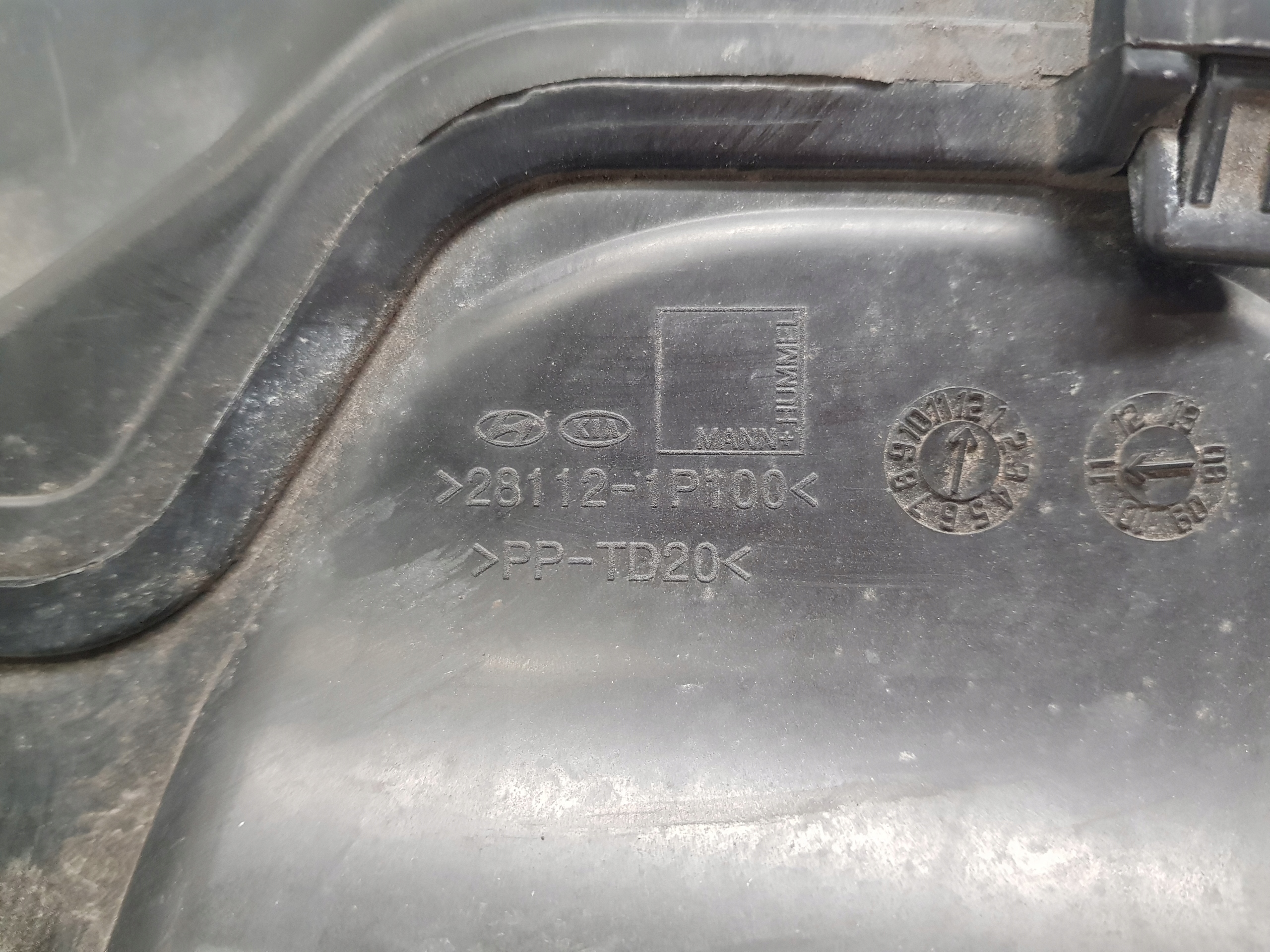 KIA VENGA HYUNDAI IX20 Gehäuse filter luft 14,16E 09-15R