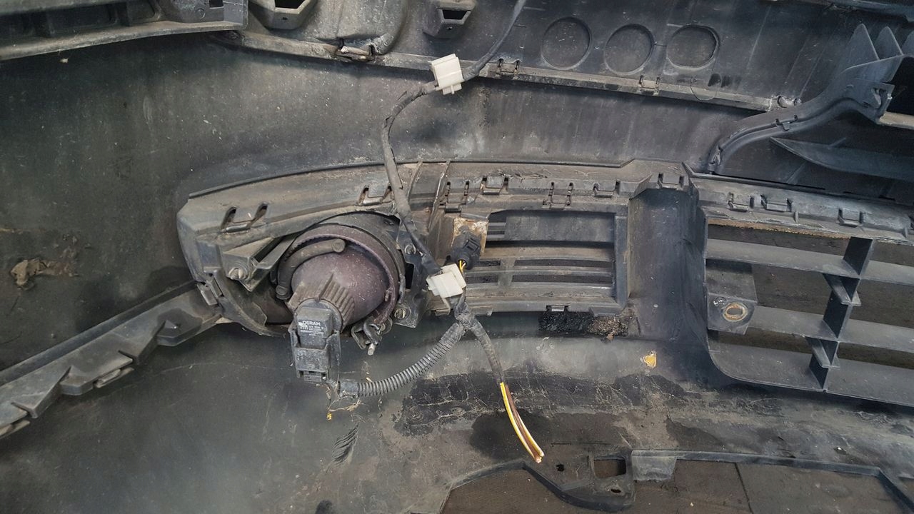 nárazník předek přední VW Touran L041