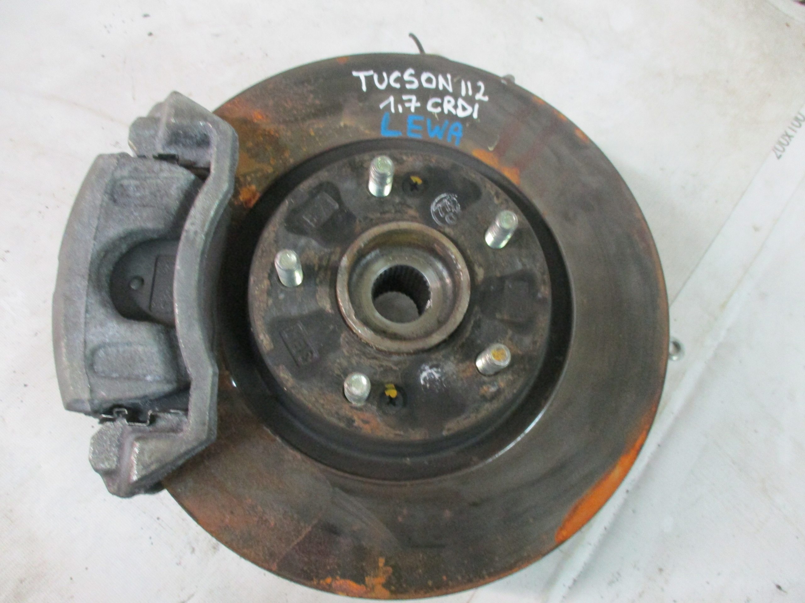 swing left Hyundai Tucson II 2 1,7 CRDI 16r
