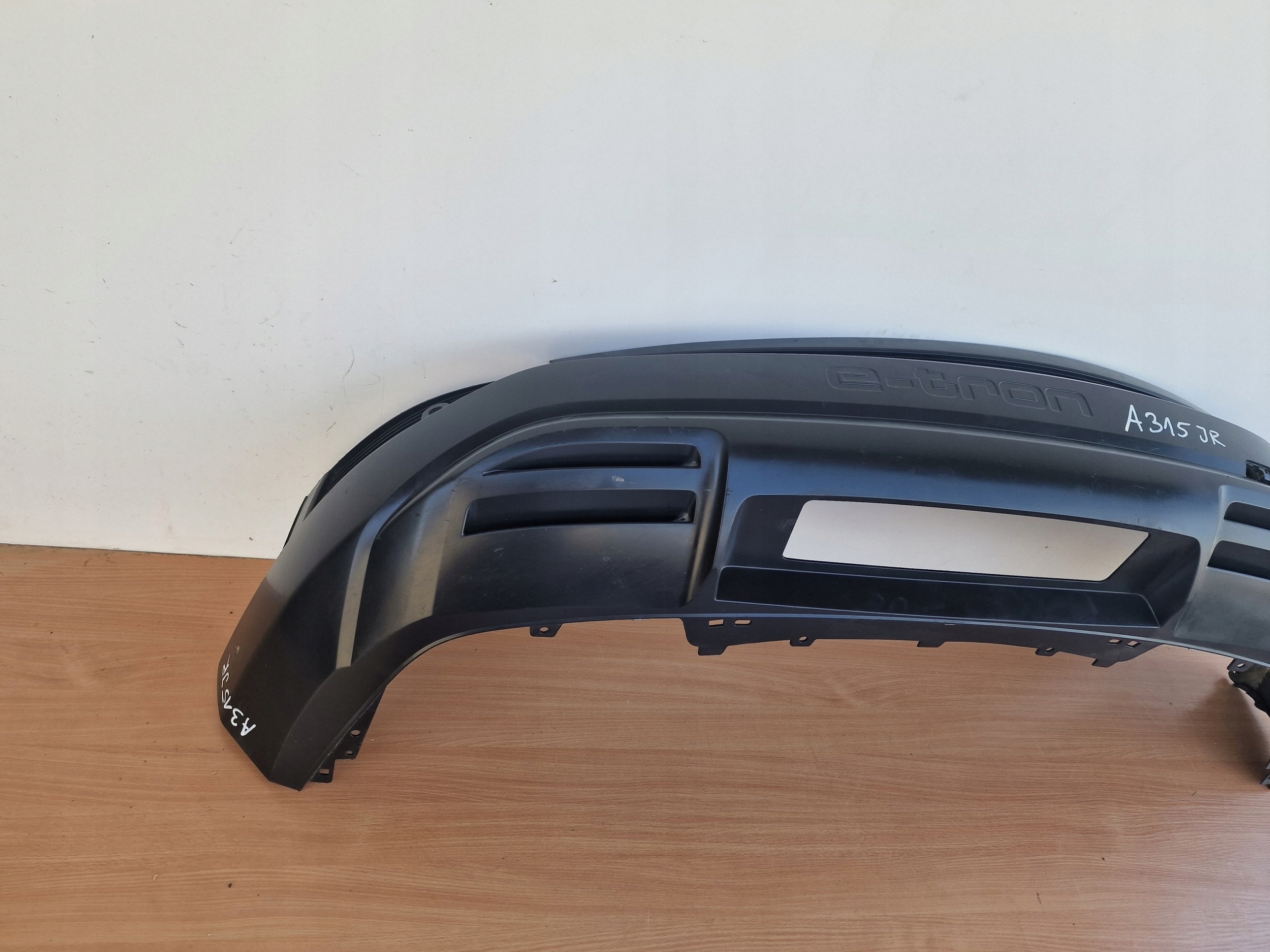 AUDI Q4 E-TRON nárazník záď doplněk SPOILER 89A