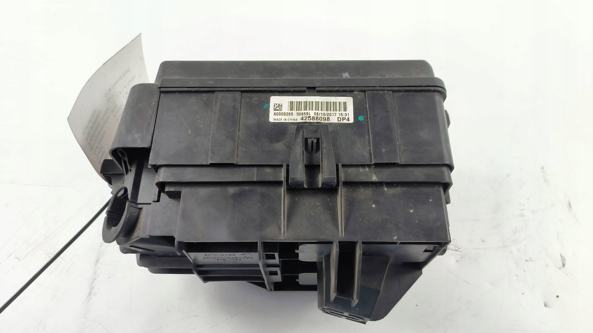 kutija osigurača 42588098 OPEL MOKKA X