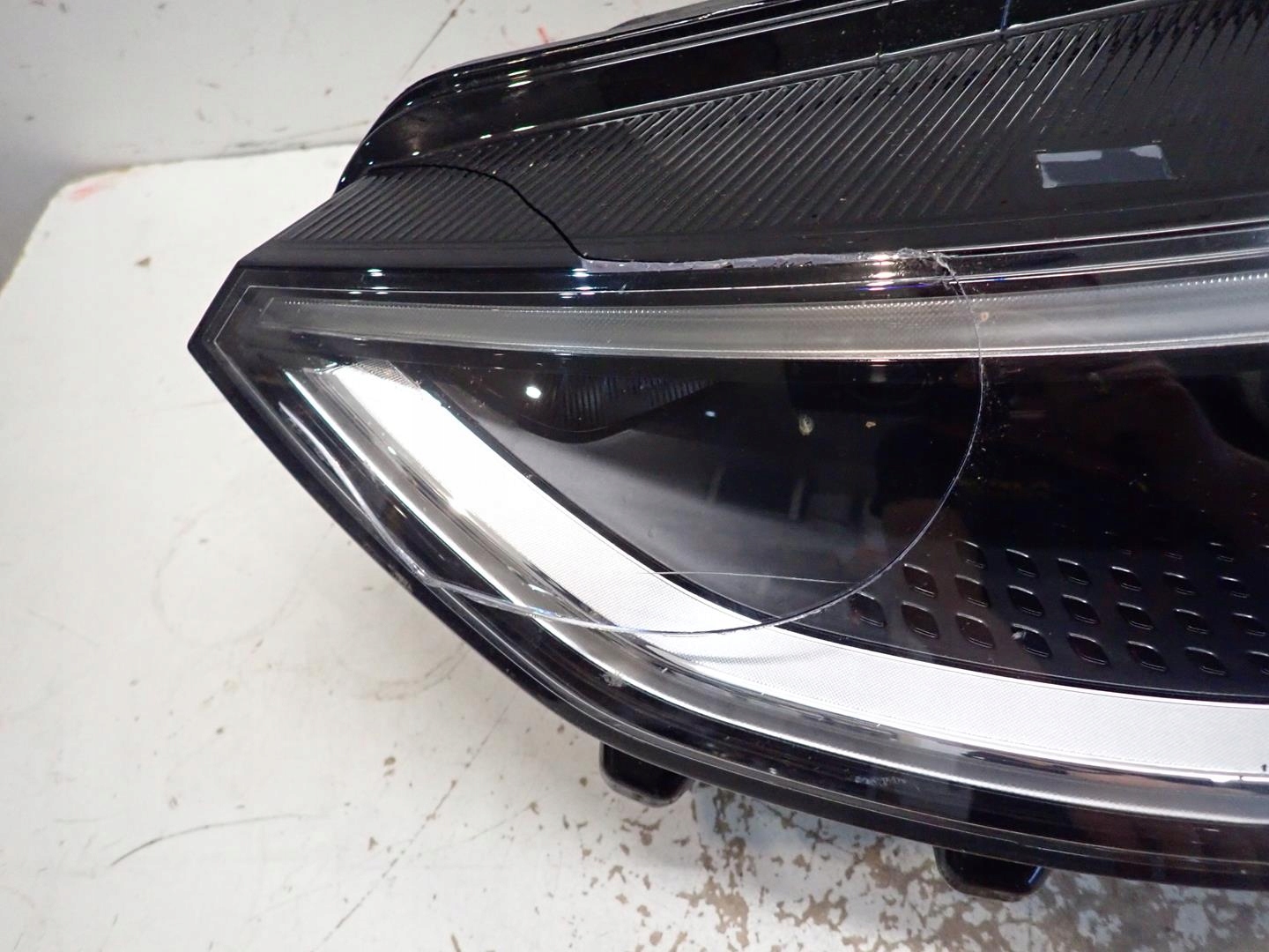 light front front left VW ID3 2020- FULL LED