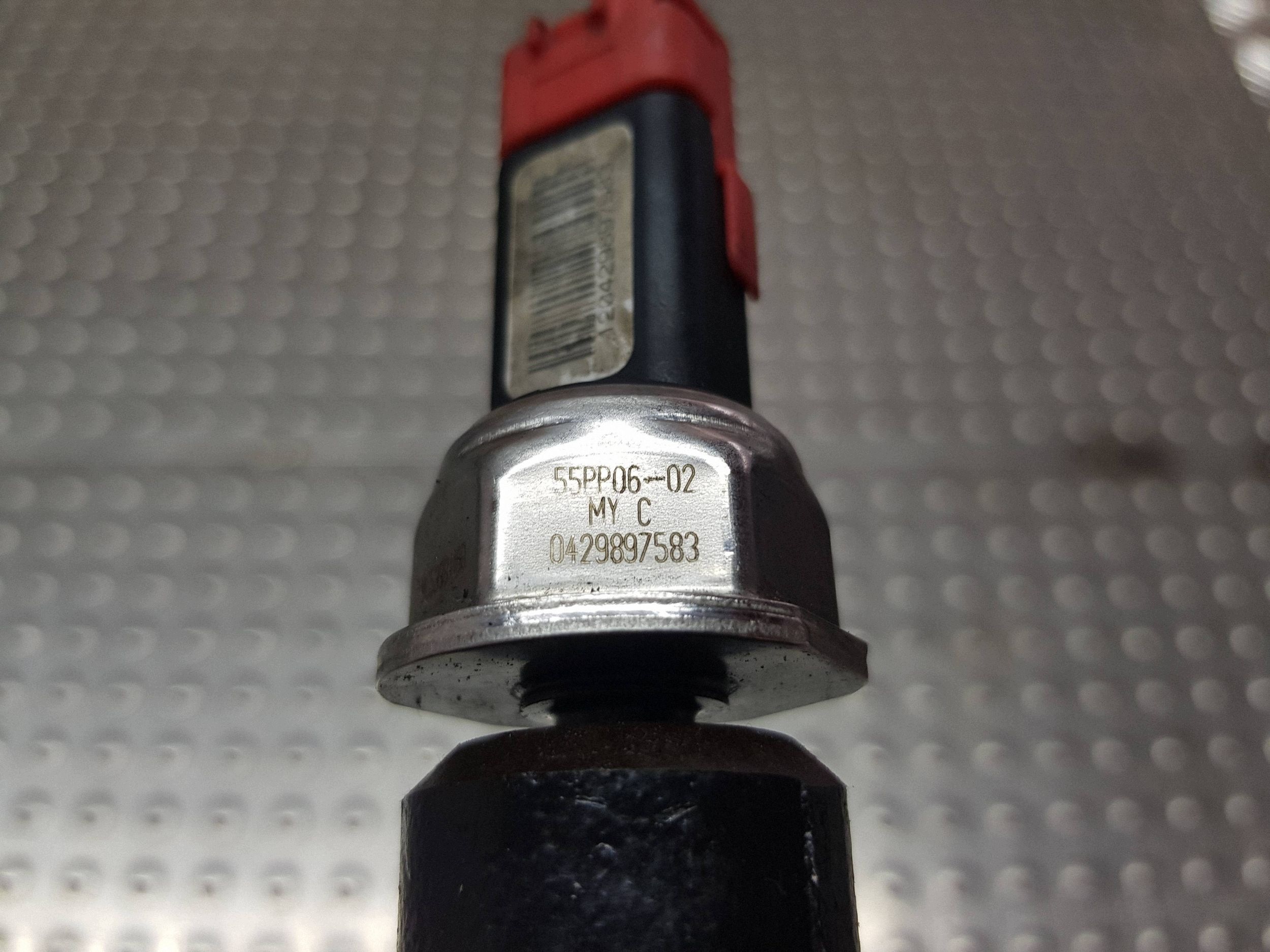 kraftstoffverteiler einspritzleiste sensor 55PP06-01 FORD MAZDA