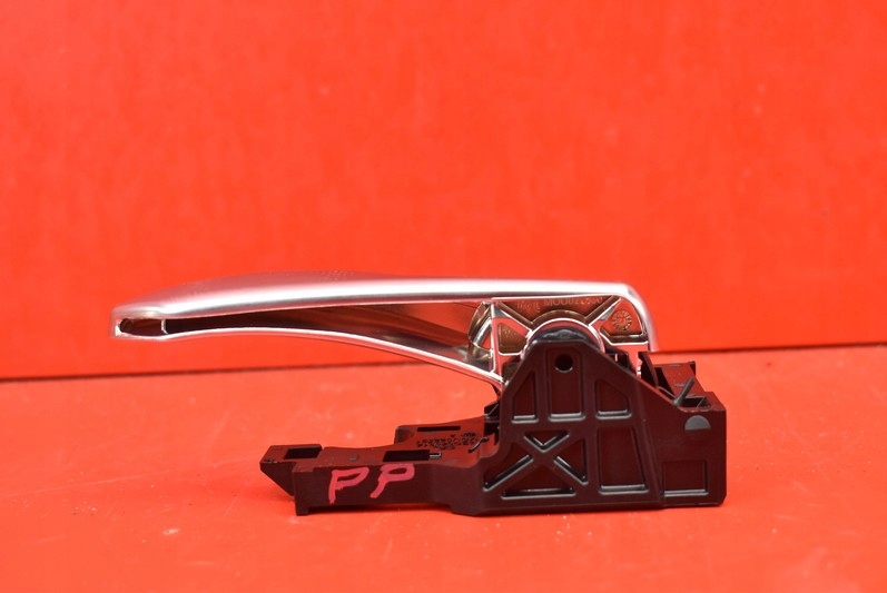 handle inner right front 69273-02200 TOYOTA COROLLA E21 19-21