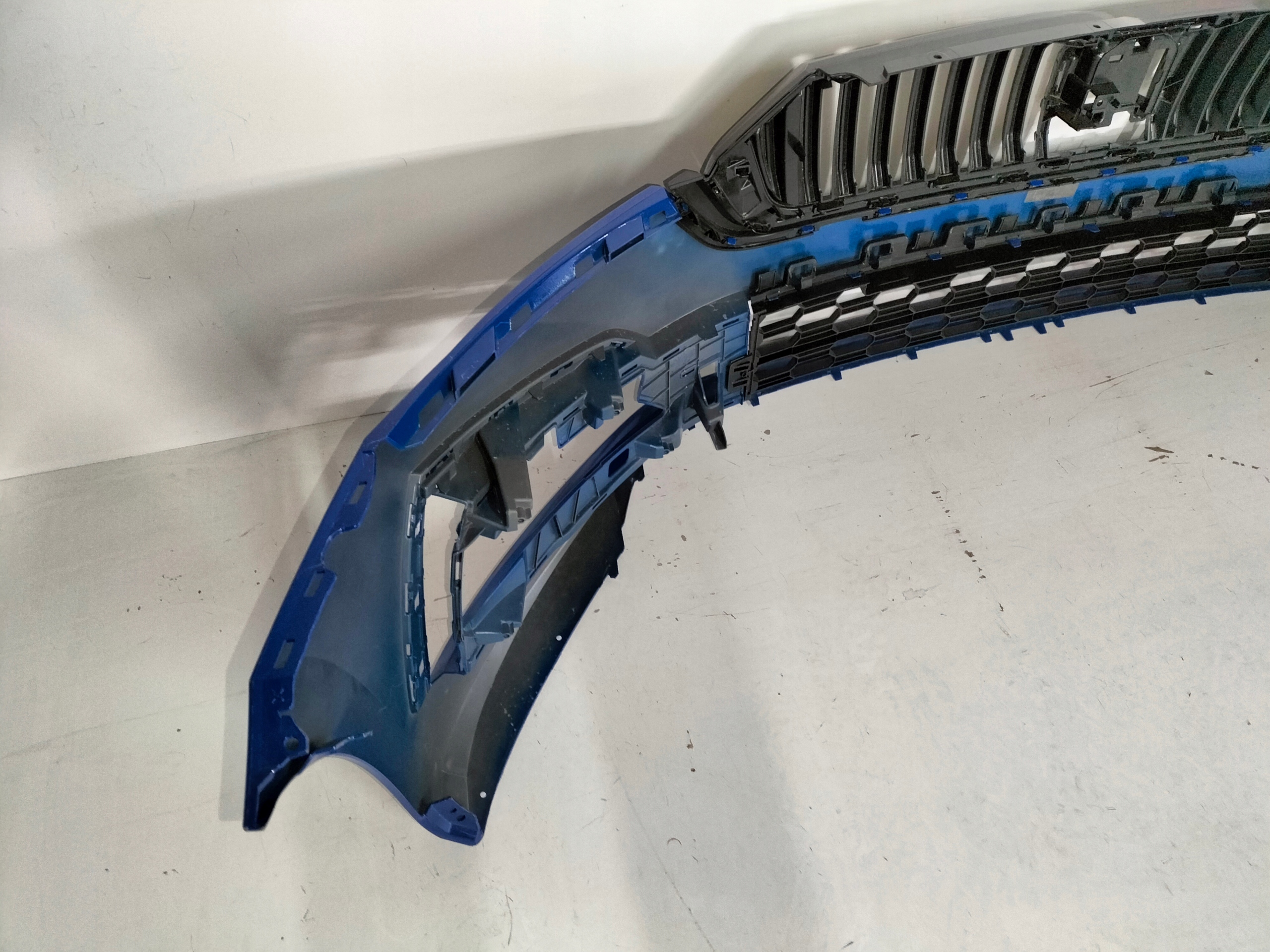 FRONTSTOSSSTANGE VORNE SKODA OCTAVIA 4 IV 19