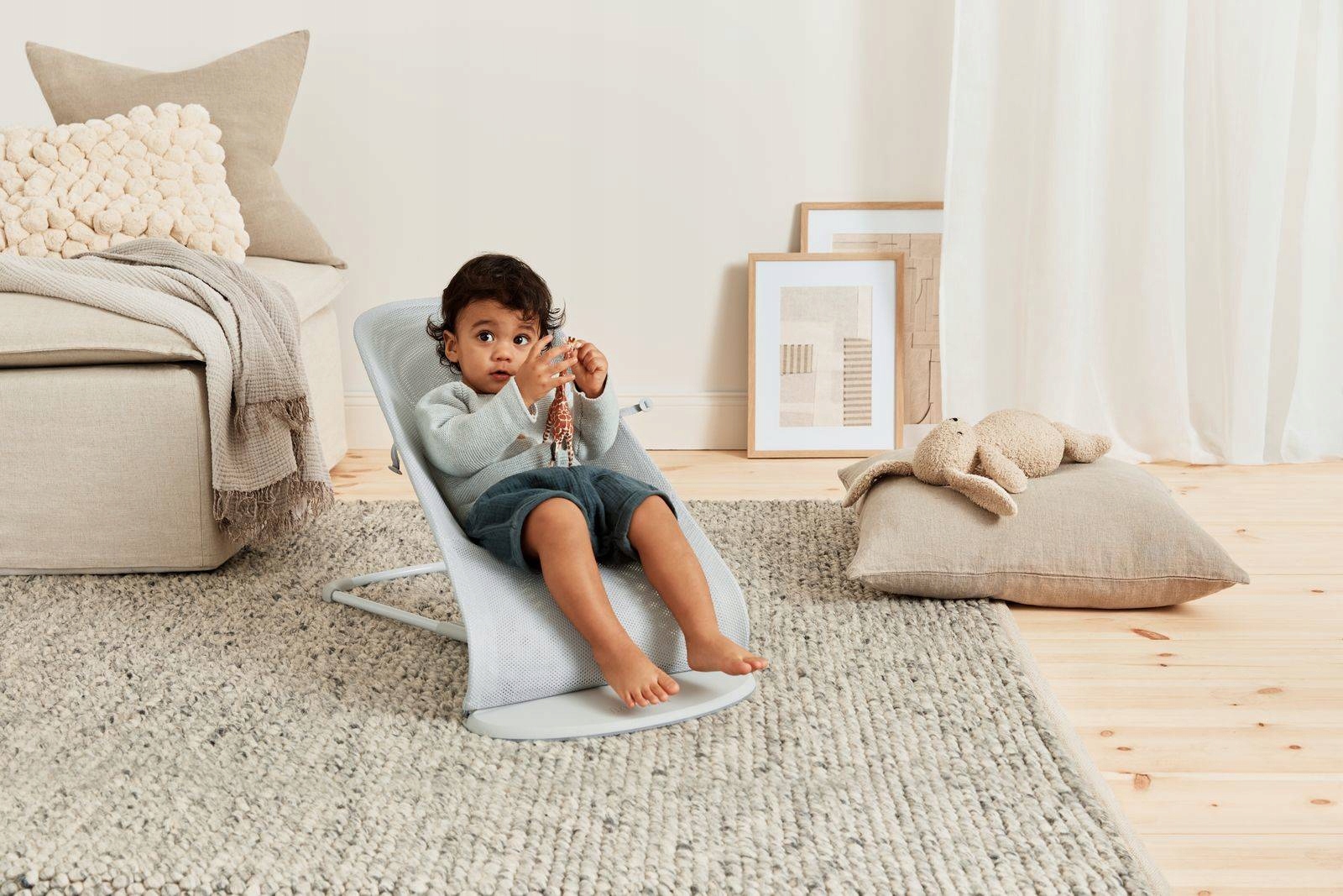 LEŻACZEK BALANCE SOFT MESH SZARY BIAŁY BABYBJORN Waga produktu z opakowaniem jednostkowym 3 kg