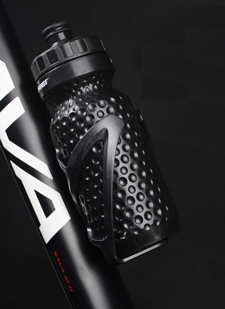 UCHWYT KOSZYK NA BUTELKĘ BIDON DO ROWERU WILD MAN Waga 40 g