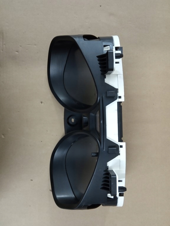 FORD Fiesta MK7 2008-12r. . - спидометр часы