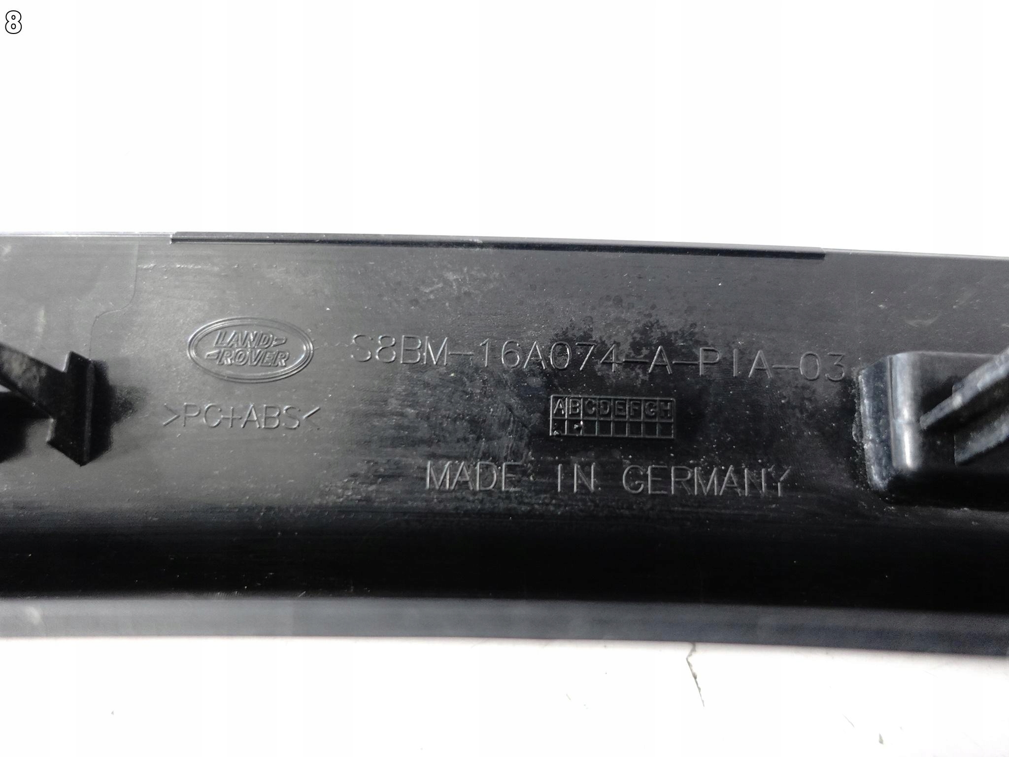LAND ROVER DEFENDER L663 110 OCTA 24- moulding cap fender front right