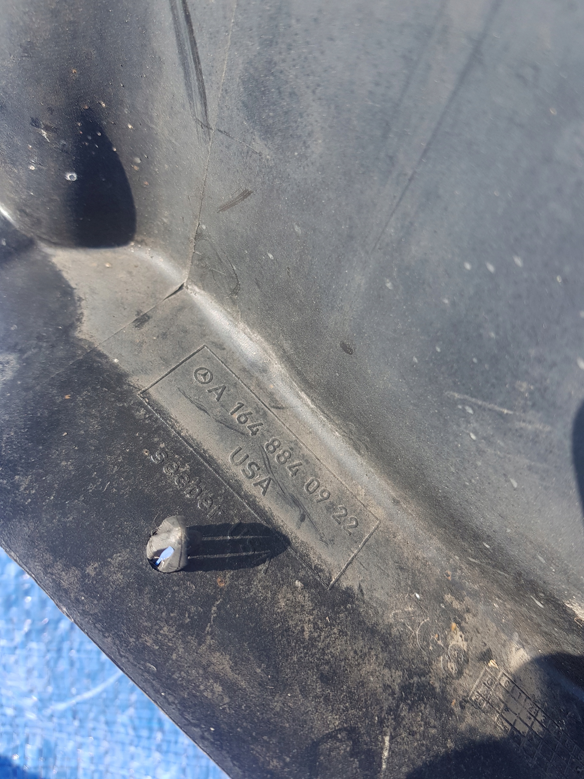 mudguard left front MERCEDES ML W164 1648840922 1648840122