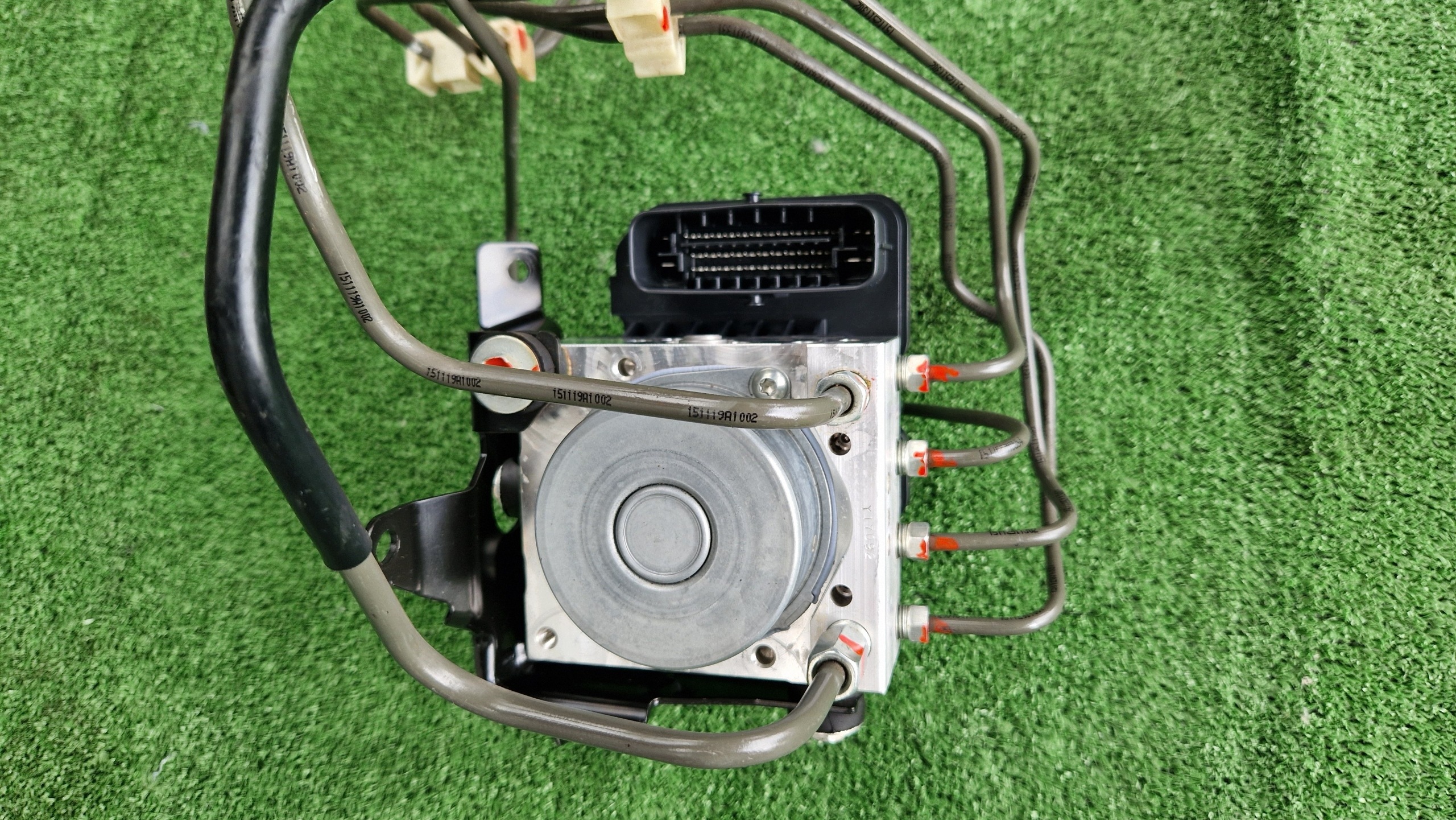 control unit pump ABS SUZUKI JIMNY 1.3 16V 2015R > 2018R 56110-57M5 EE