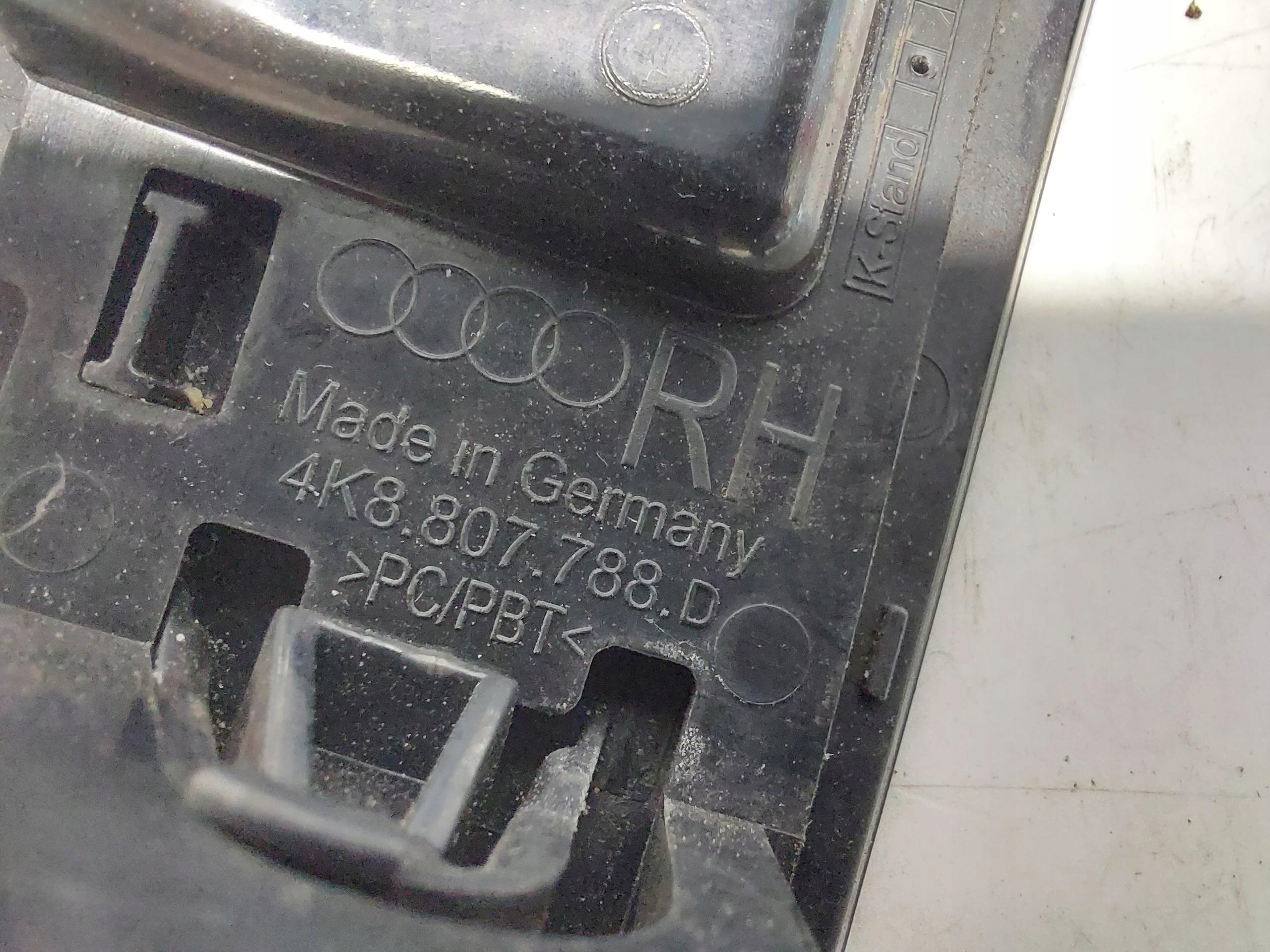 Audi A7 II 4K8 4M0 TFSI Couvre Lave phare Droite Avant
