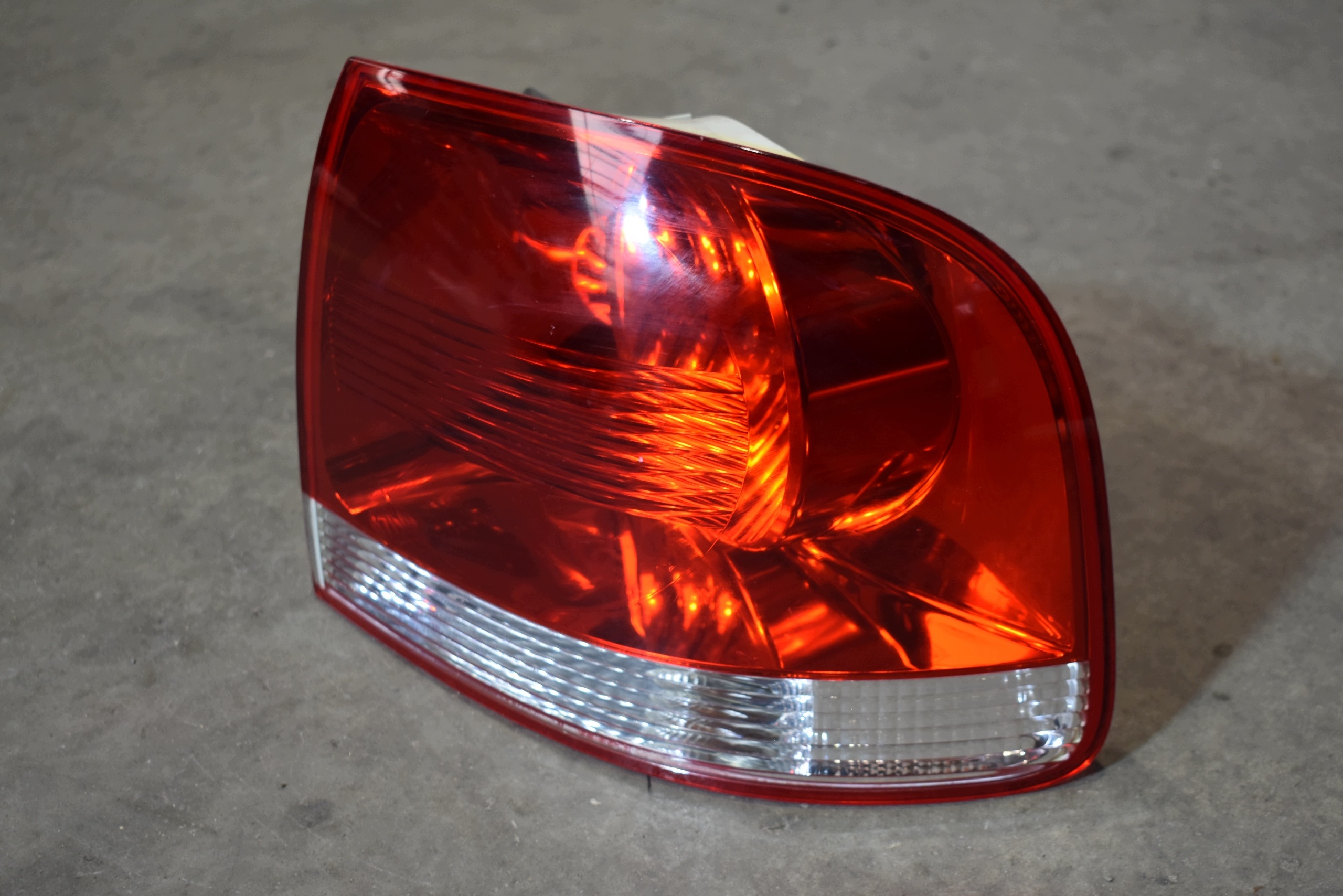 perfect condition light rear part rear right VW TOUAREG 1