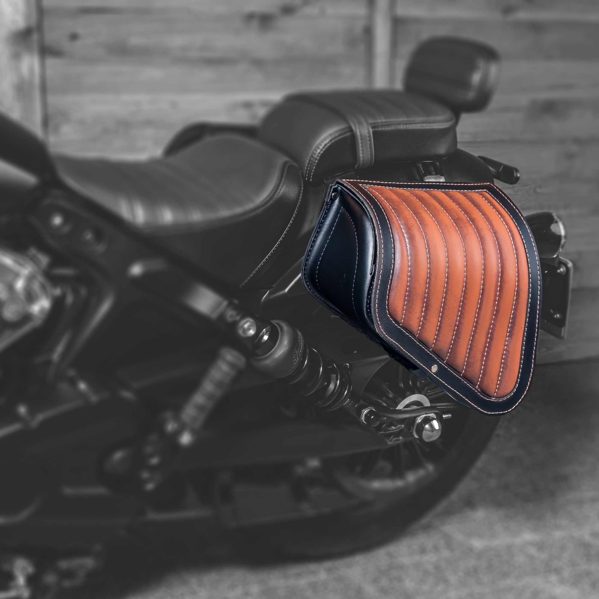 TORBA SKÓRZANA SAKWA INDIAN SCOUT BOBBER i CHIEF Producent inny