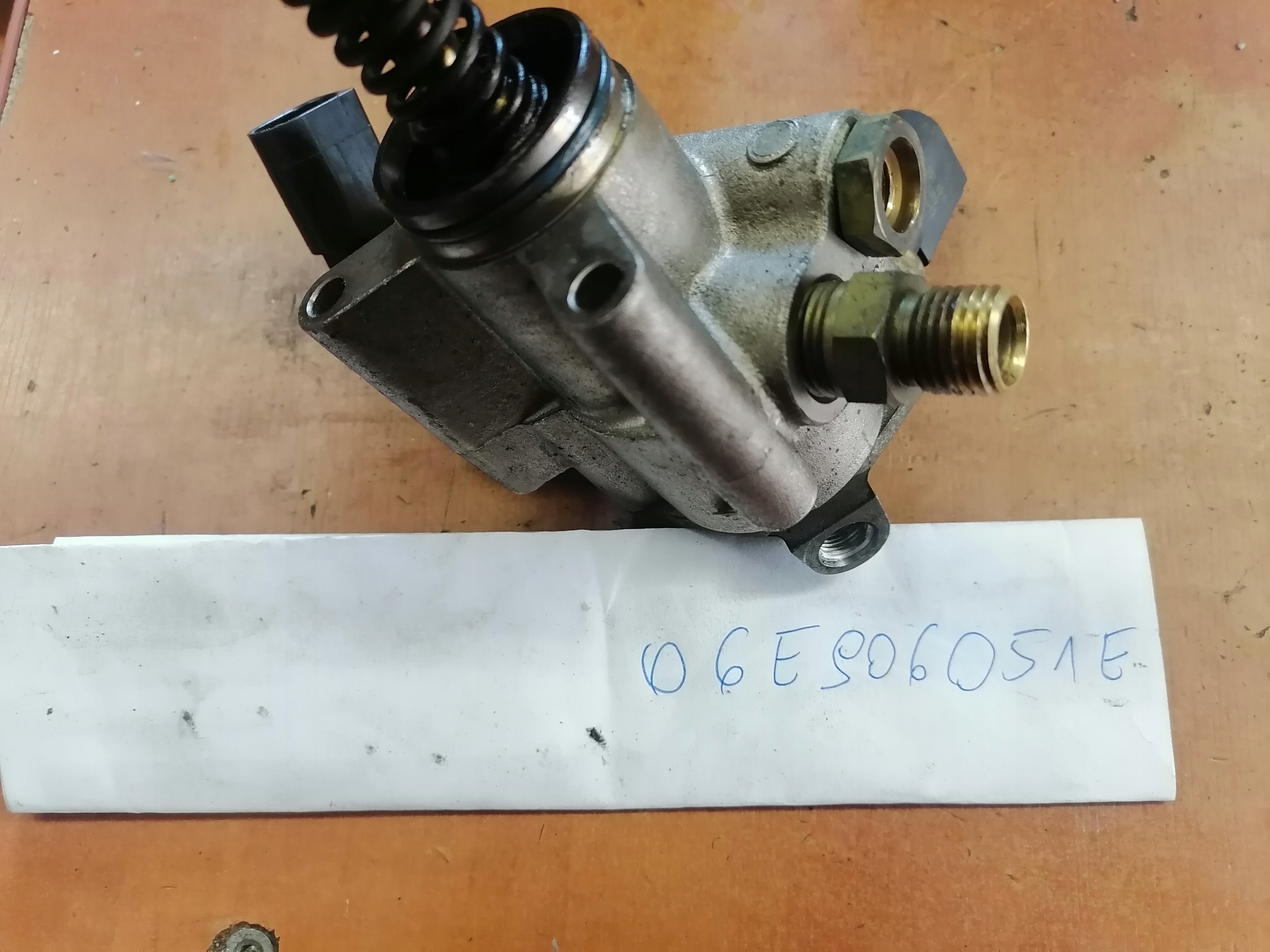 pumpa za gorivo A6 C6 2.0 TFSI 06F025F