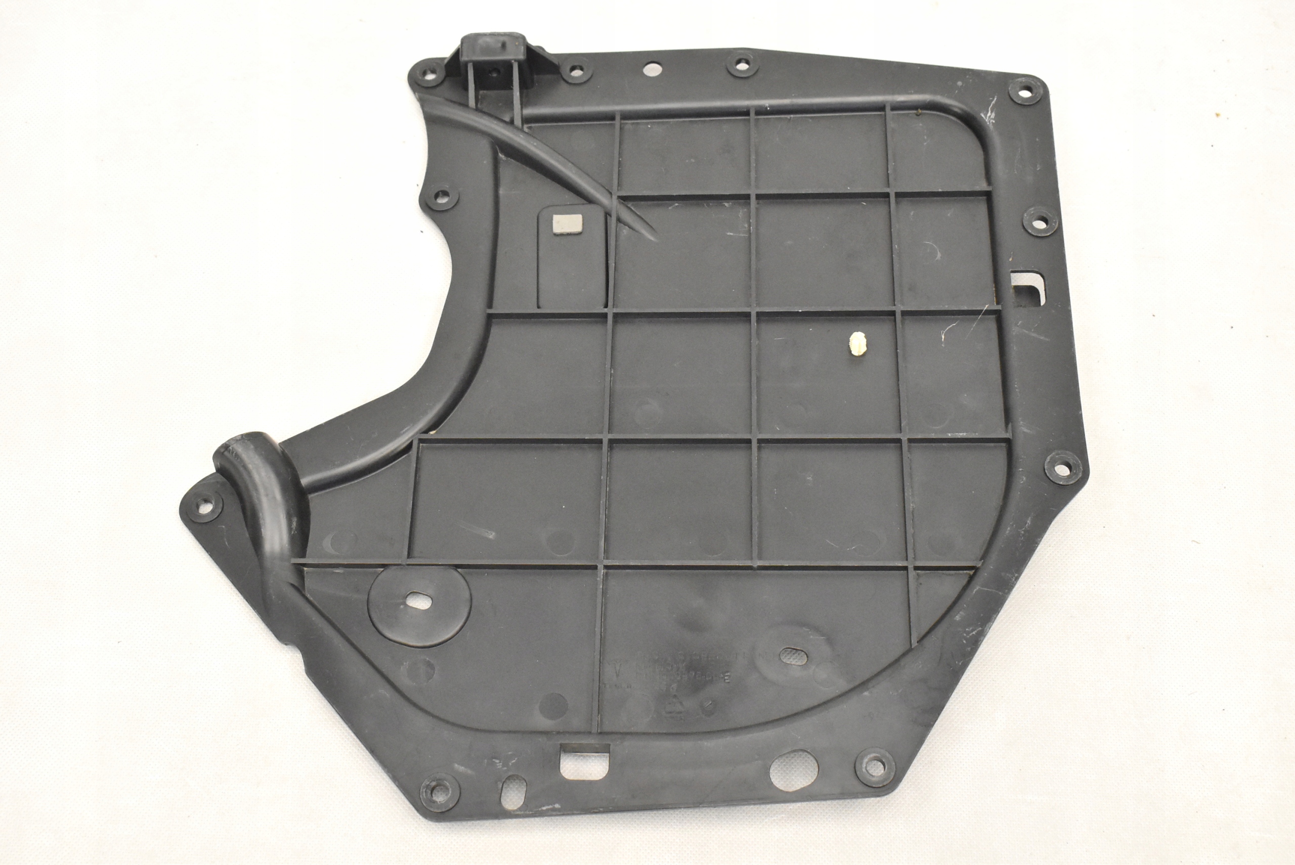 TESLA MODEL X OSŁONA DRZWI PRAW PRZÓD 1009975-00-E Producent części Tesla