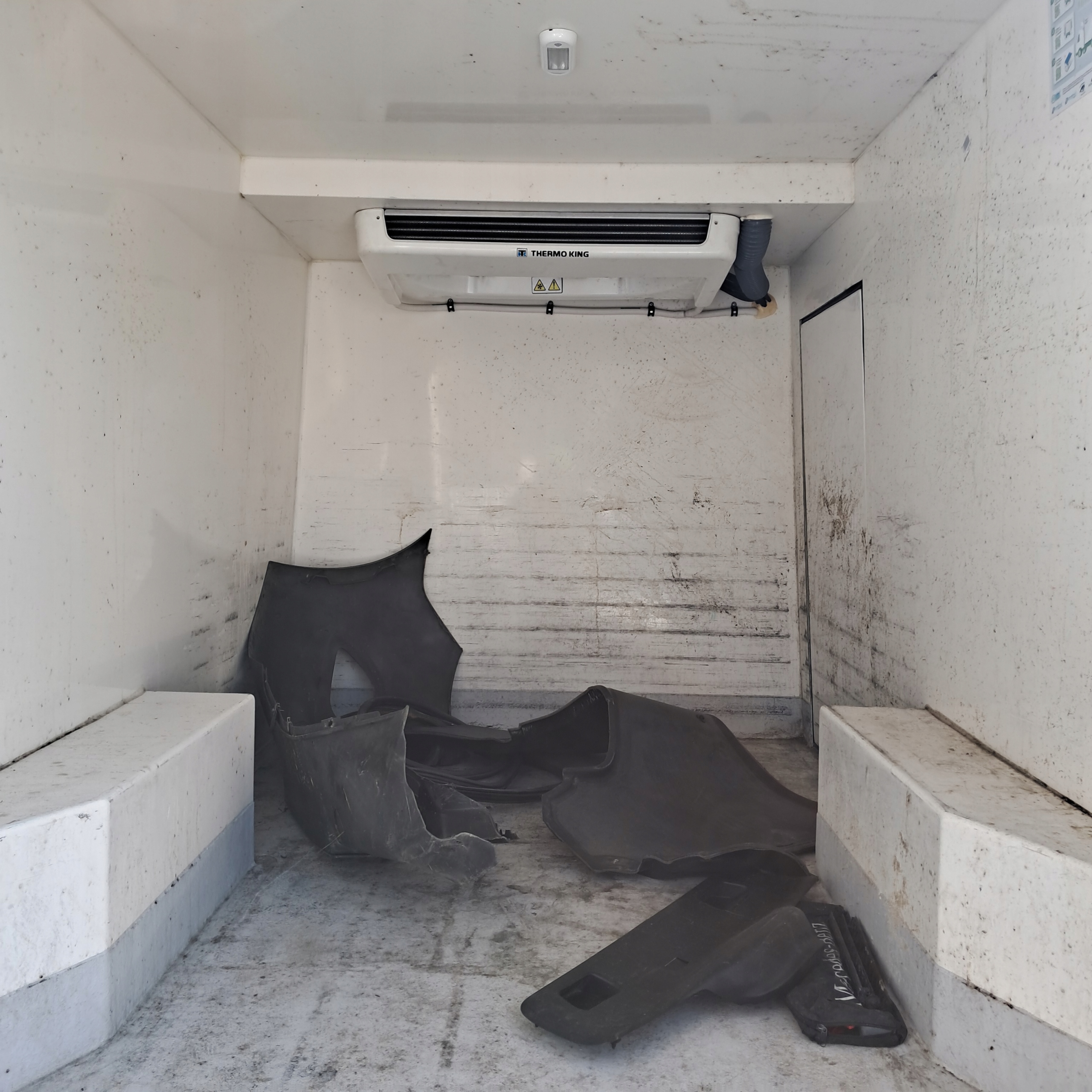 SPRINTER 910 CHŁODNIA AGREGATY CHŁODNICZE TYŁ KAROSERI tel576819666