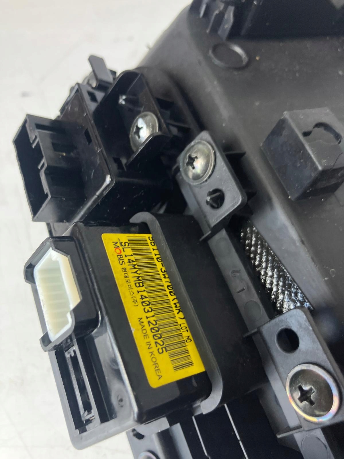 switch seats adapter USB KIA SPORTAGE III 93340-3W000
