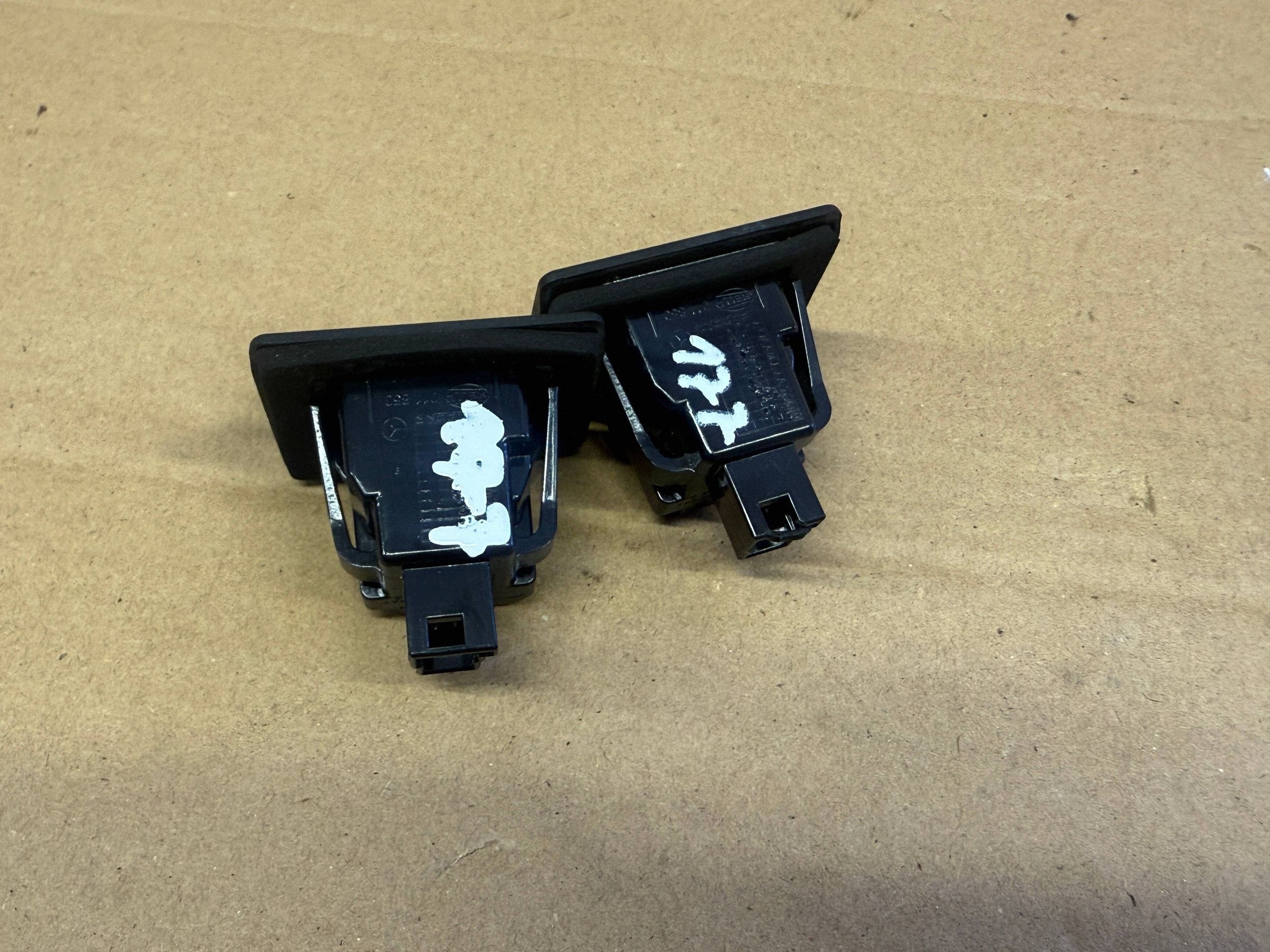 MERCEDES W177 A class light number plate light 177570