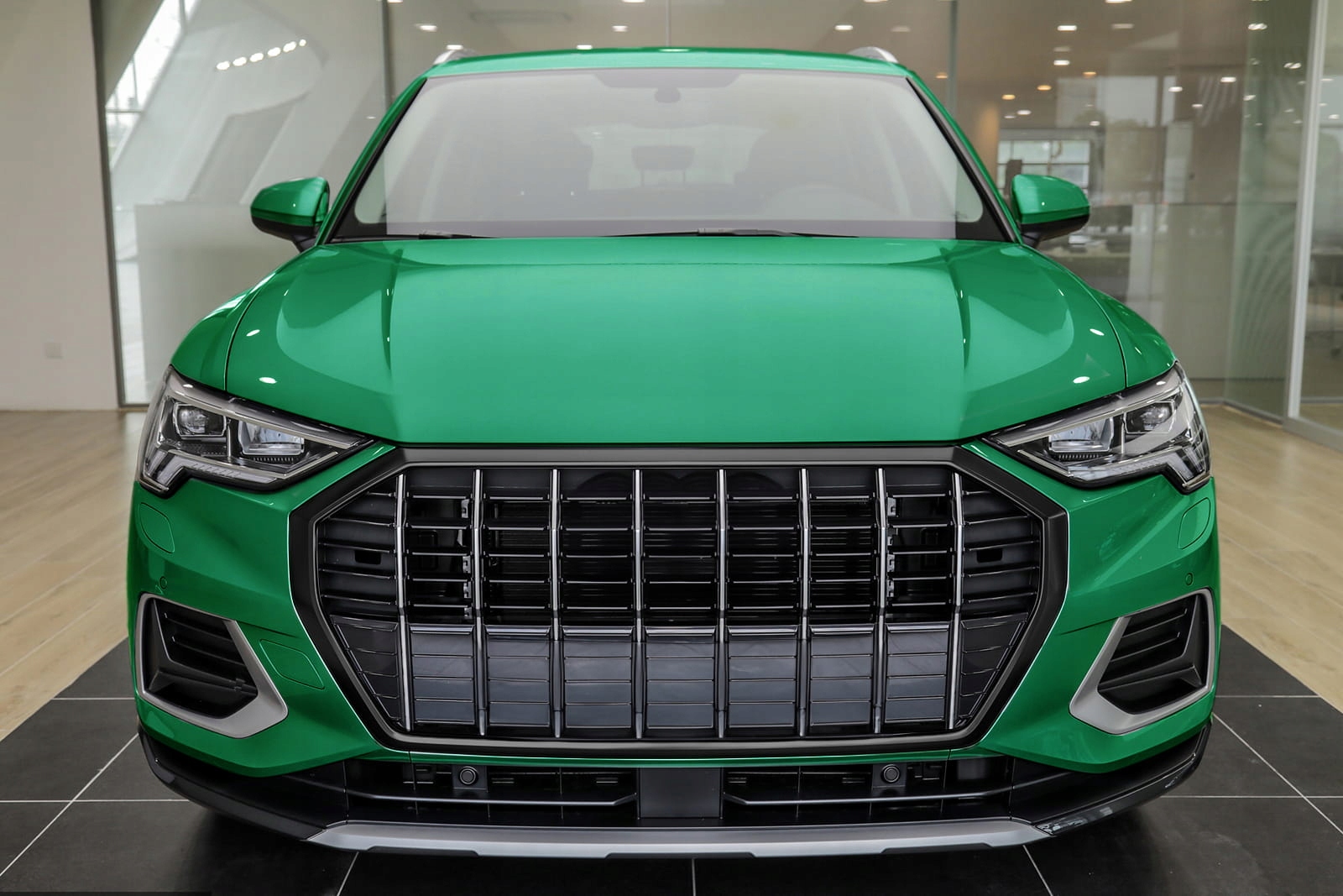 AUDI Q3 F3 2018+ CZARNA RAMKA GRILLA 83A853651B Producent części Inny