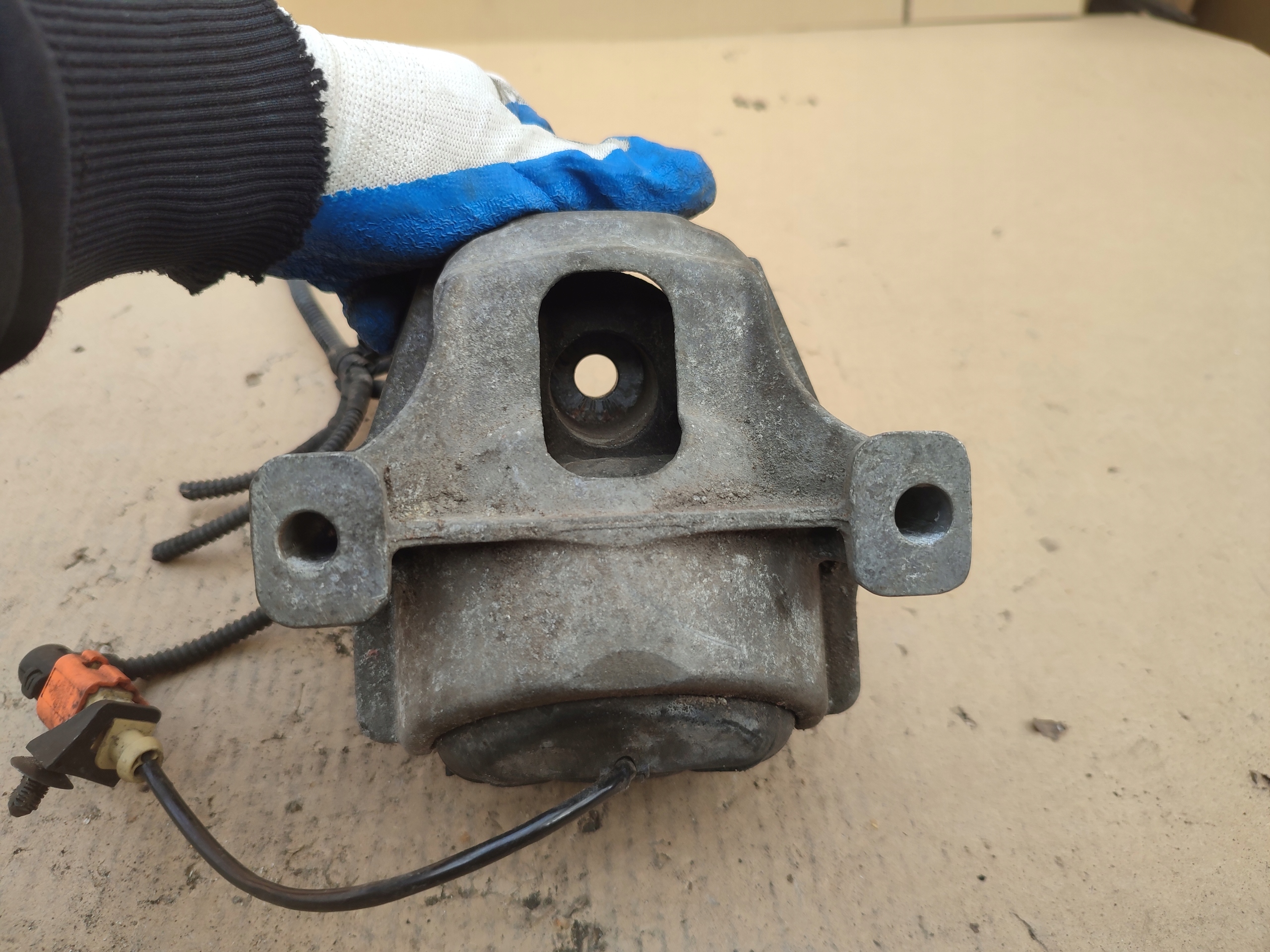 holder engine mount AUDI A5 8T 2.0 TFSI 782516141206