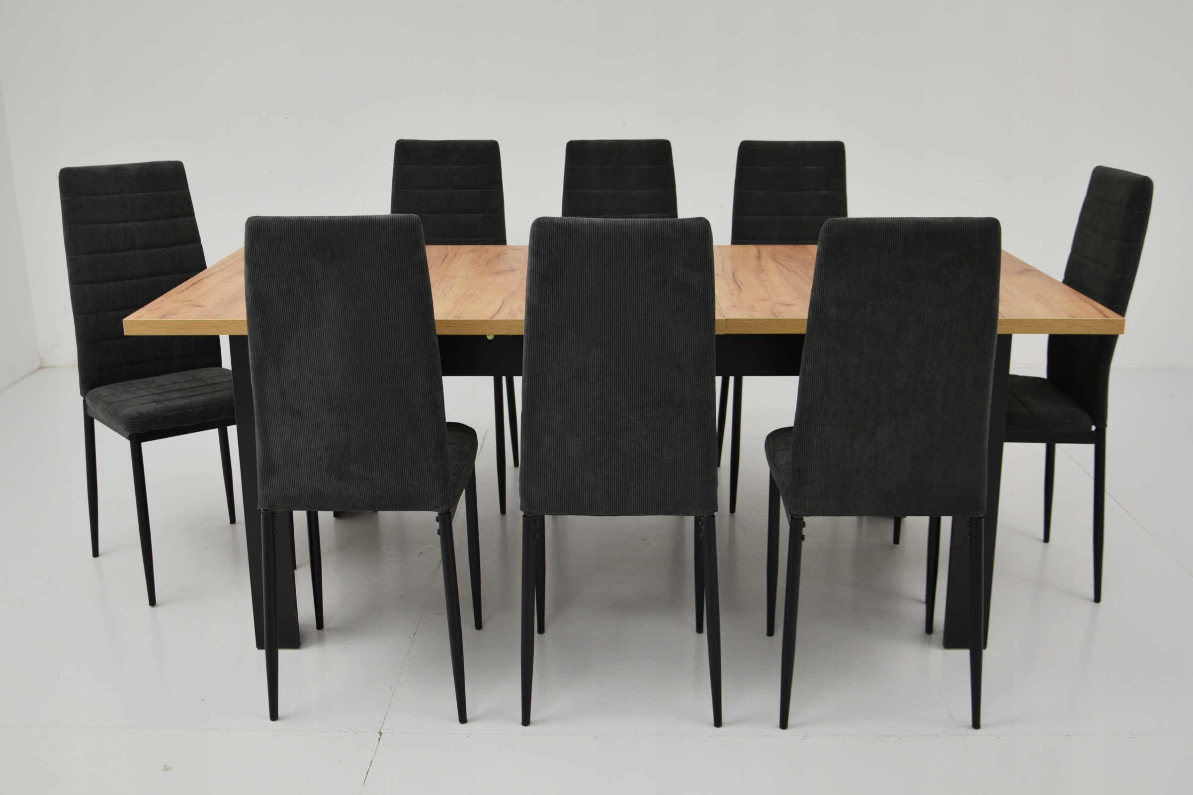 Zestaw stół rozkładany i 8 krzeseł do salonu Szerokość stołu 90 cm