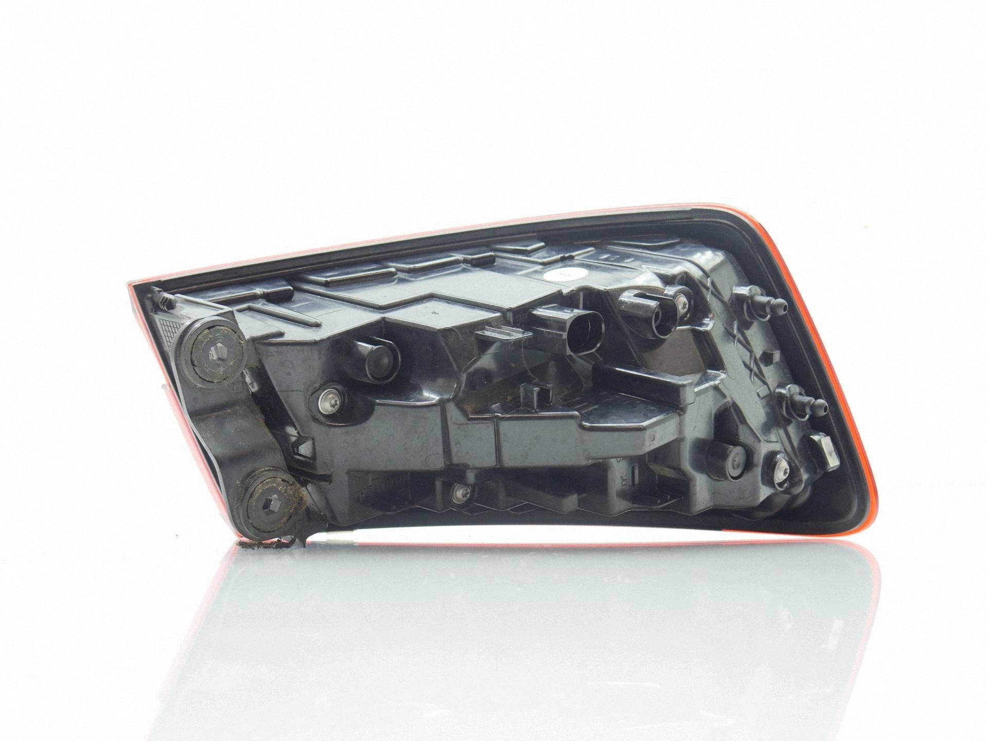 lámpa jobb hátso hátsó LED 8V5945092 AUDI A3 8V szedán LIFT