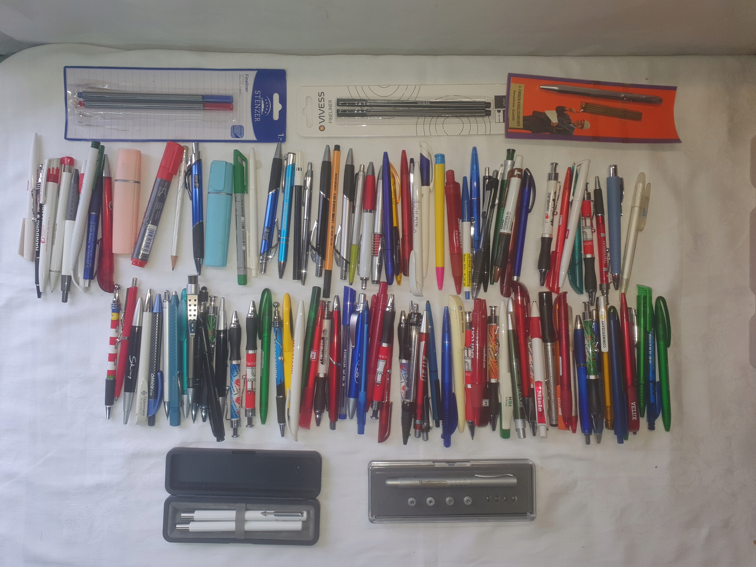 Długopisy ołówki różne