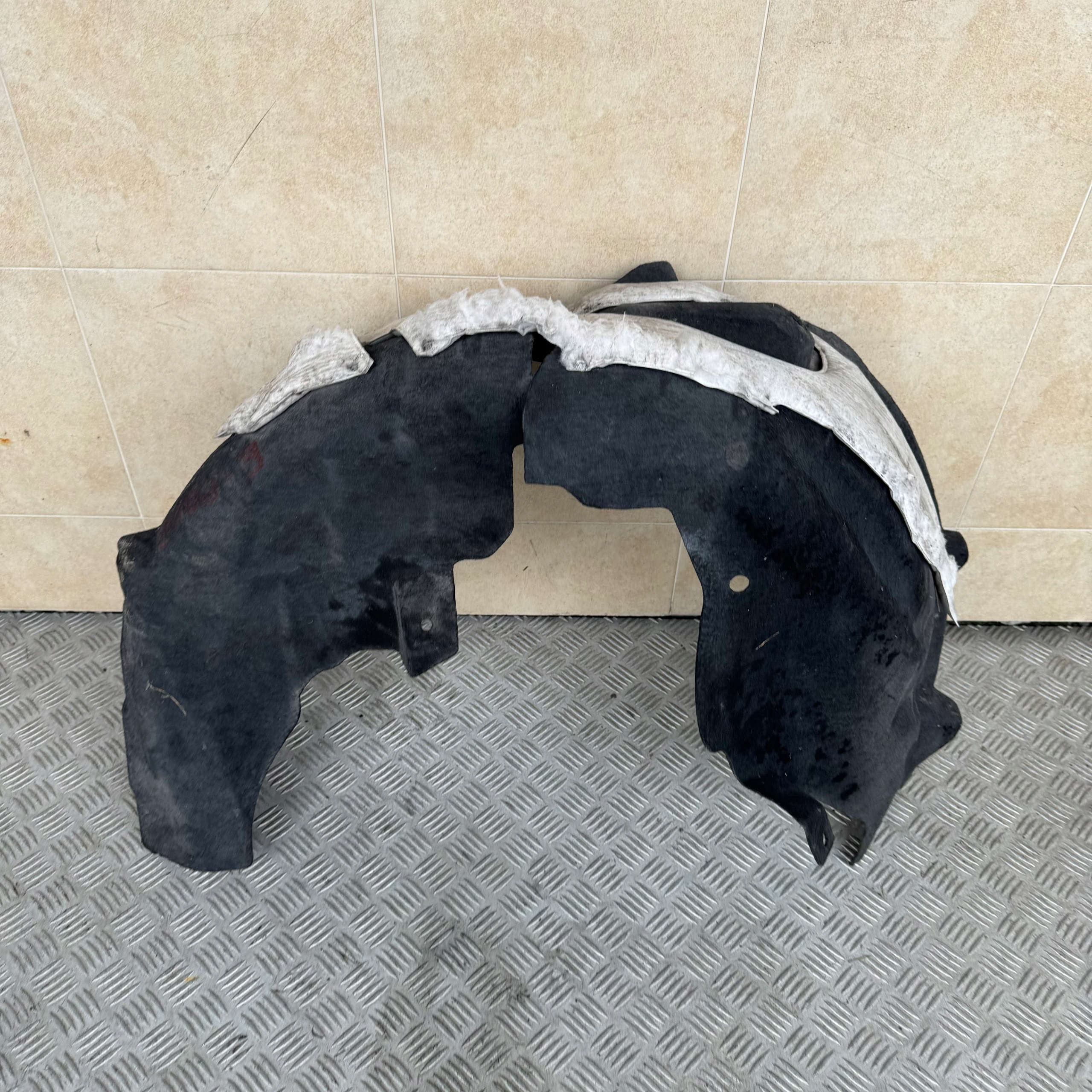 mudguard rear. left JAGUAR E-PACE