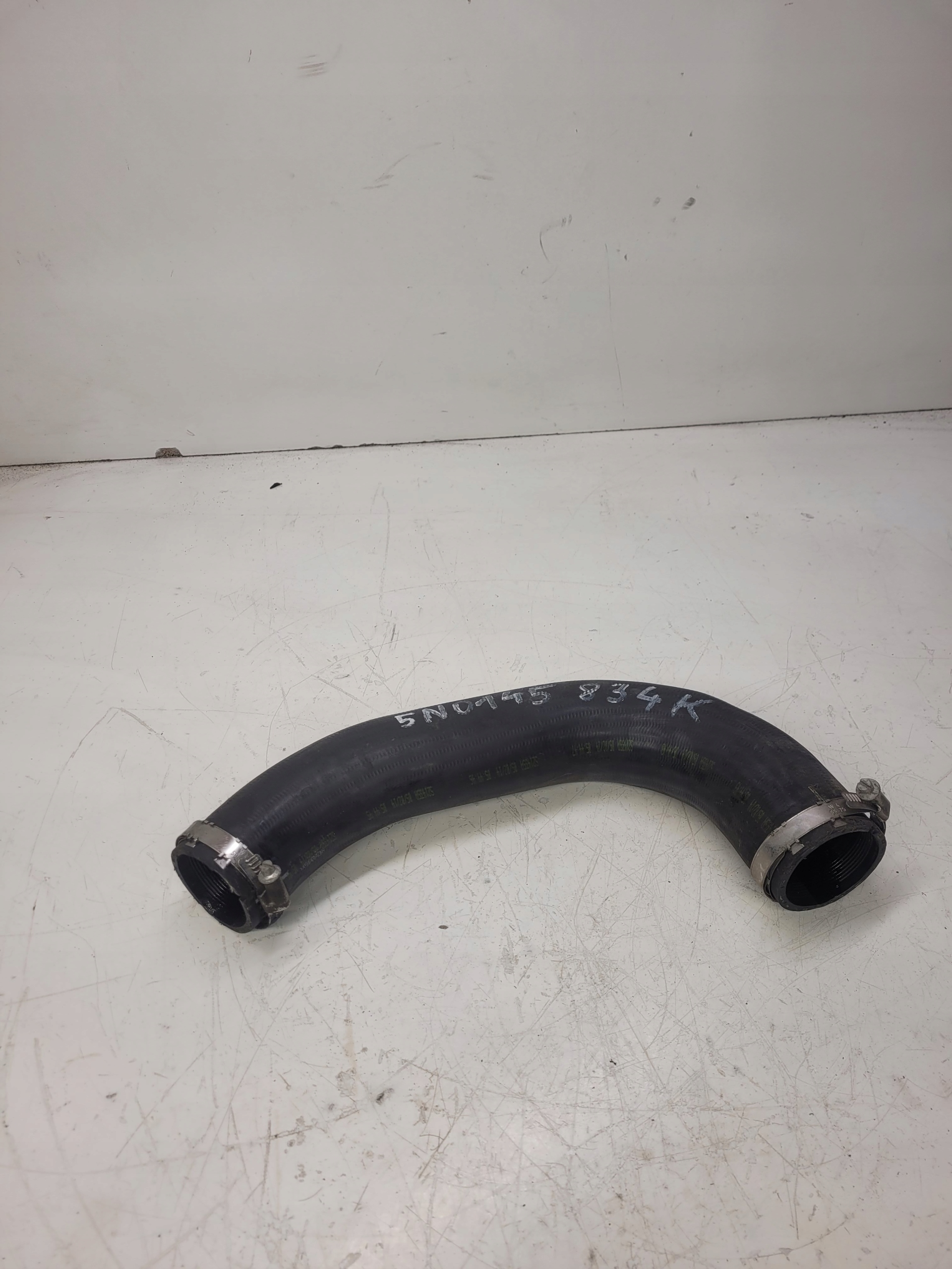 vedení hadice intercoolera AUDI Q3 VW 5N0145834K