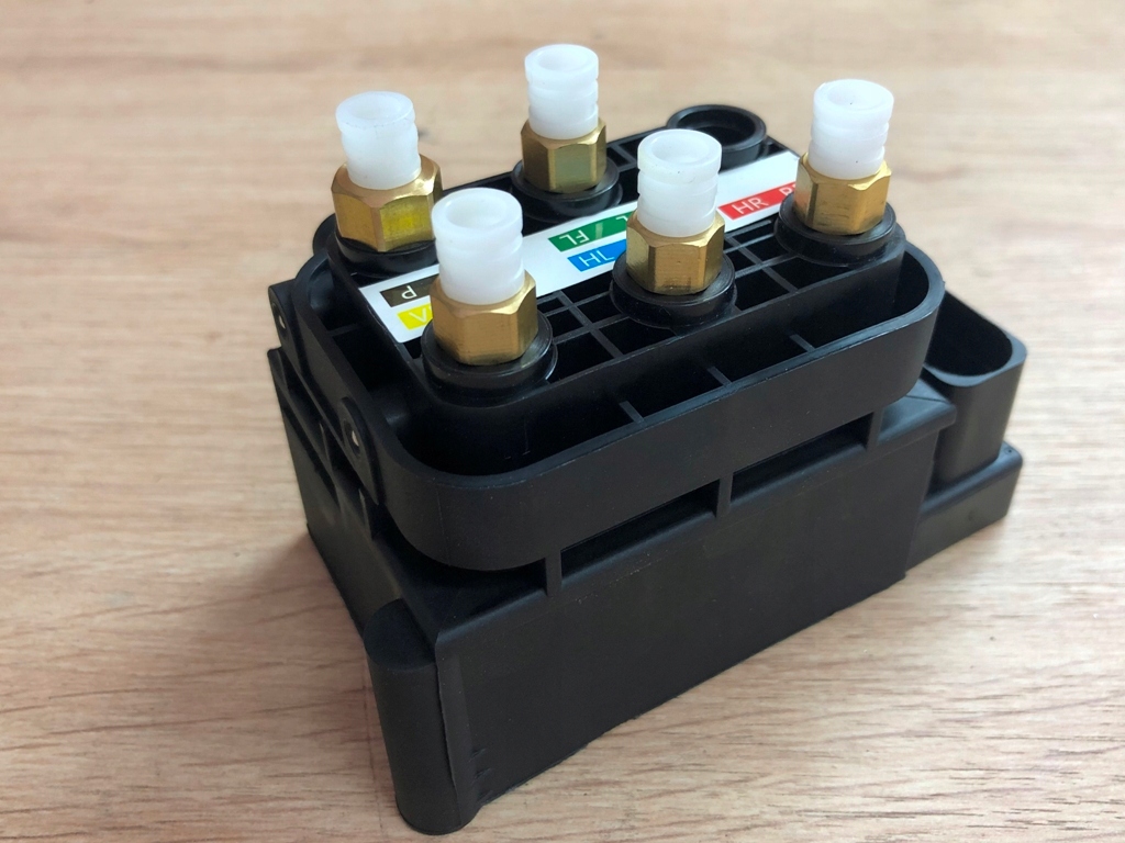 Listwa Rozdzielacz A0993200058 Do Mercedes S W217 E W211 CLS Coupe W219 Producent części Inny