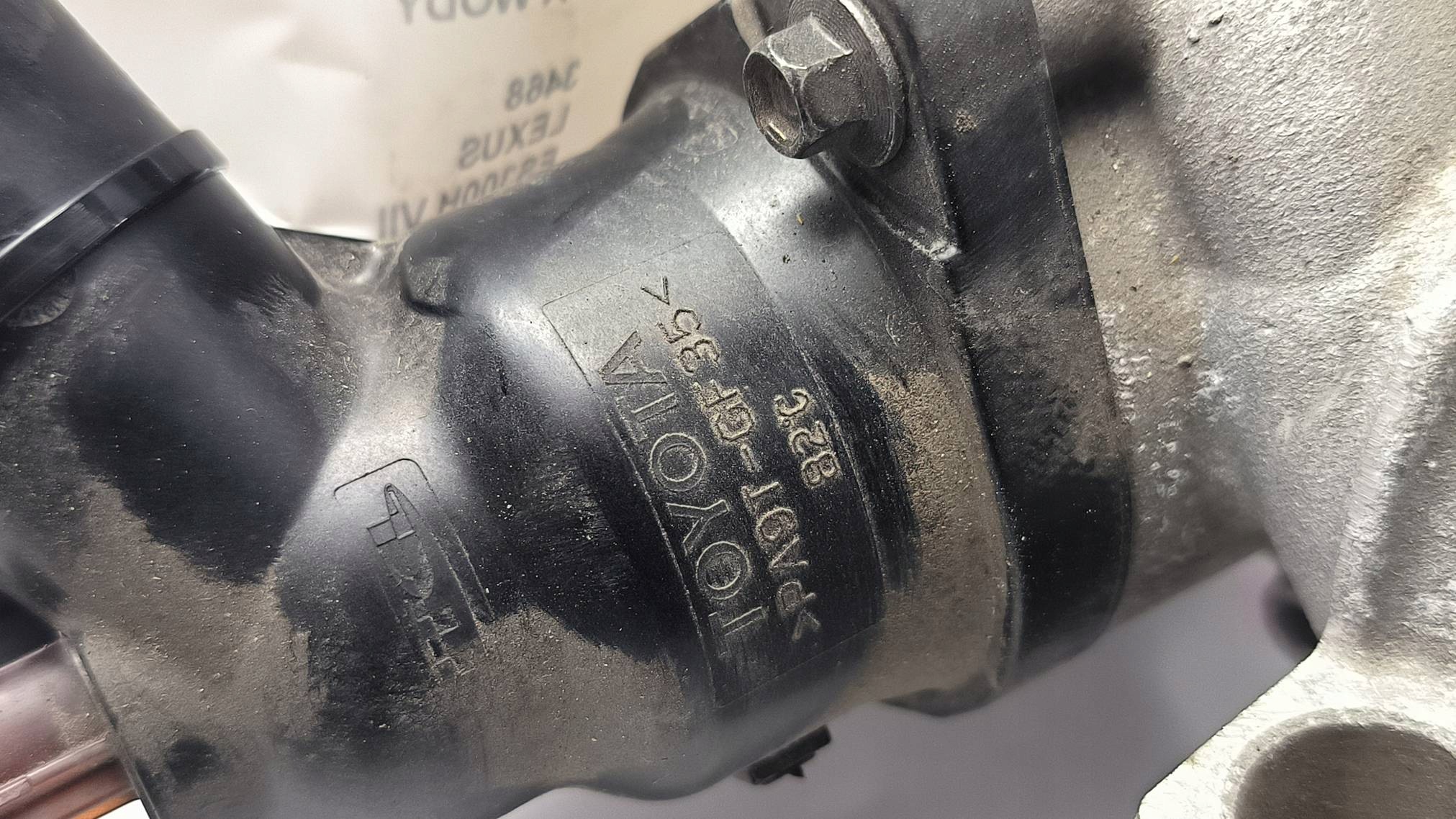 water pump 0810105880101 LEXUS ES300H VII