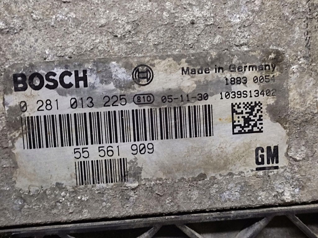 SAAB 9-3 II 1.9 CDTI control unit of the engine 0281013225