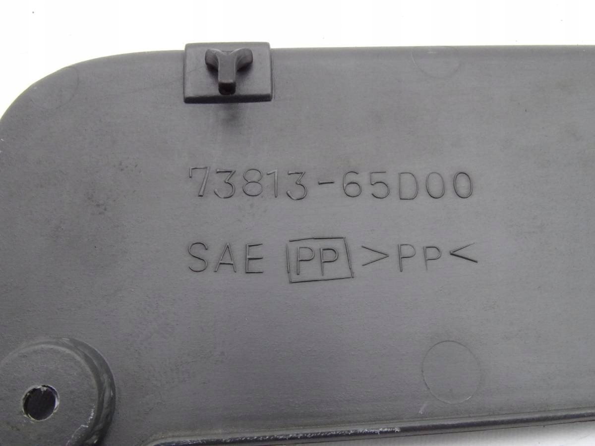 SUZUKI GRAND VITARA I 98-05 ZATRZASK SCHOWKA Producent części Suzuki OE