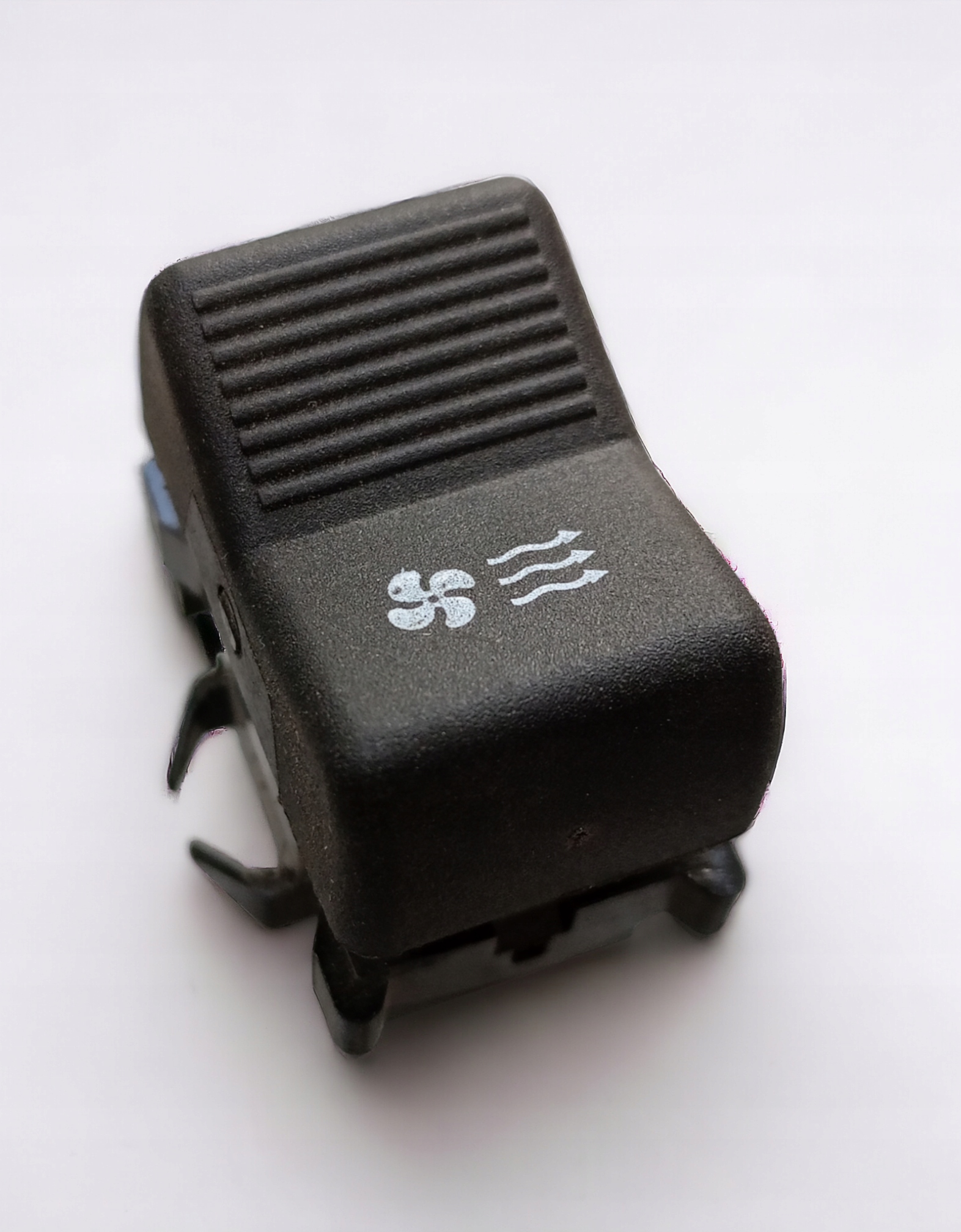 Przełącznik klawiszowy wentylatora MTZ 12072