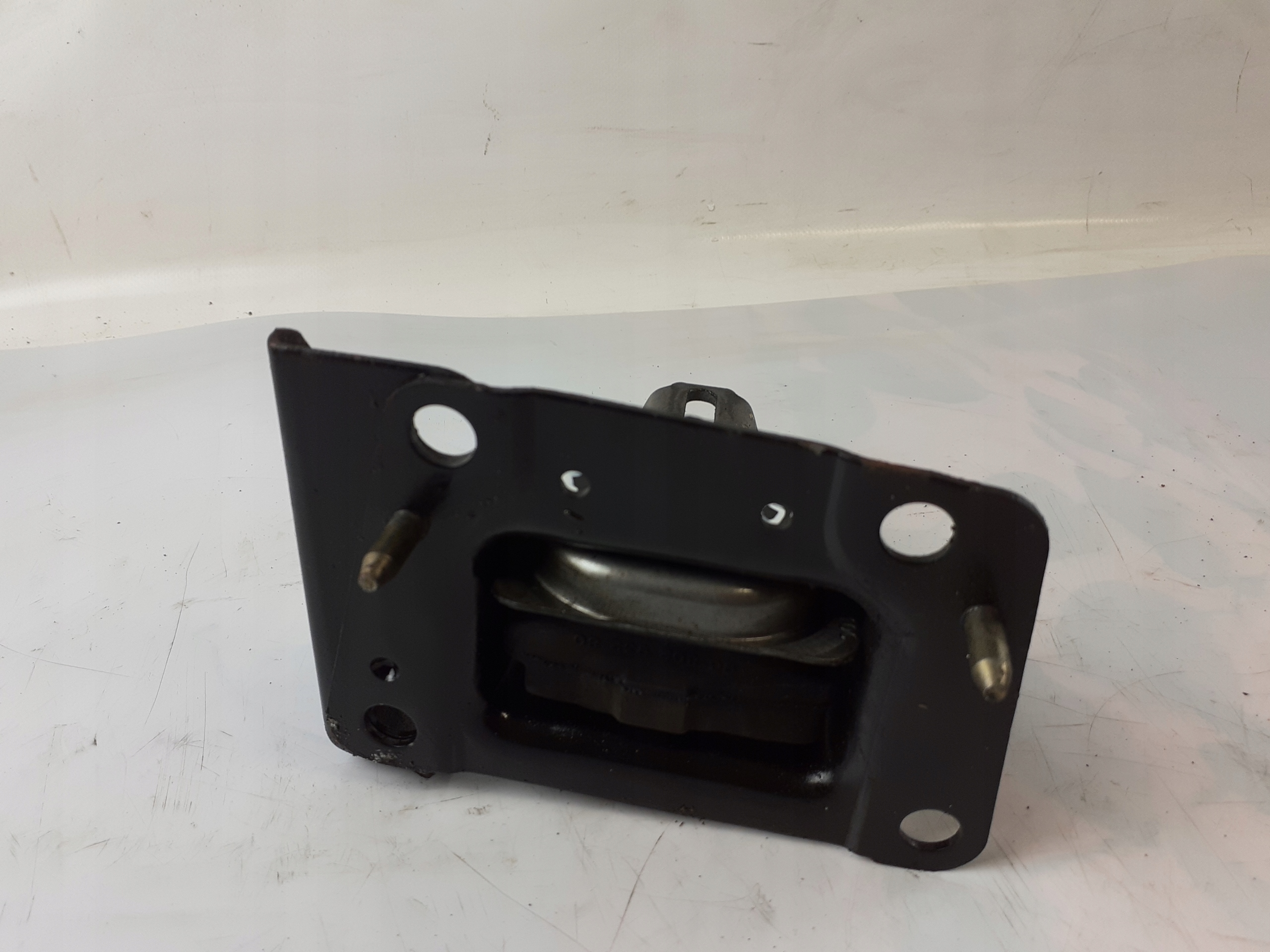 Citroen C3 and Lift 1.4 16V gearbox mounting