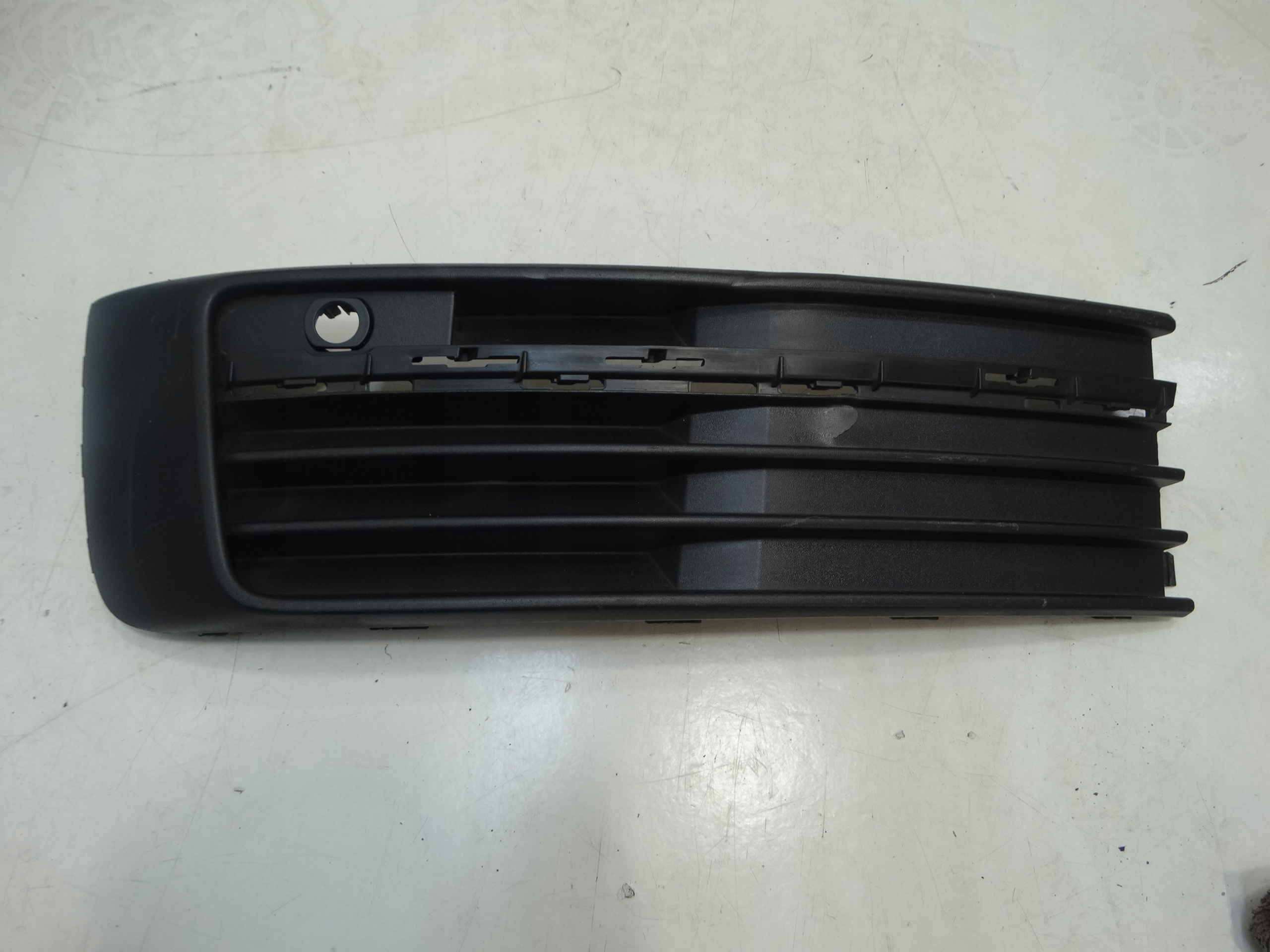 grid of a bumper left front VOLKSWAGEN TRANSPORTER T6 7E5853683