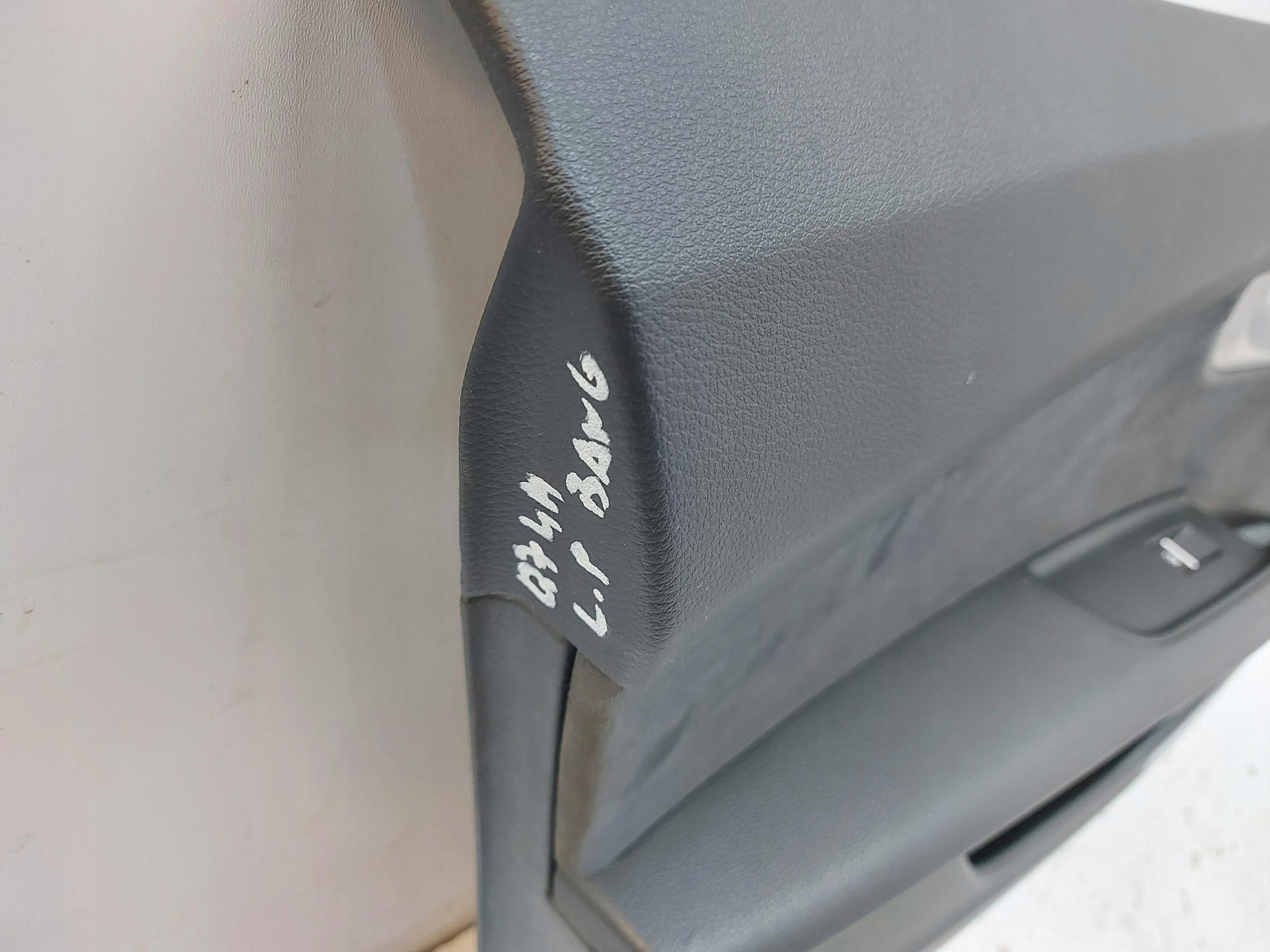 Audi Q7 II LIFT 4M0 TFSI upholstery side door left front